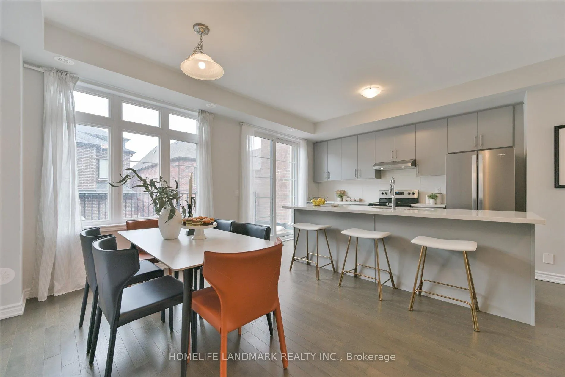 Photo 8 of 25 William Shearn Crescent, Markham, Unionville — HOMEH