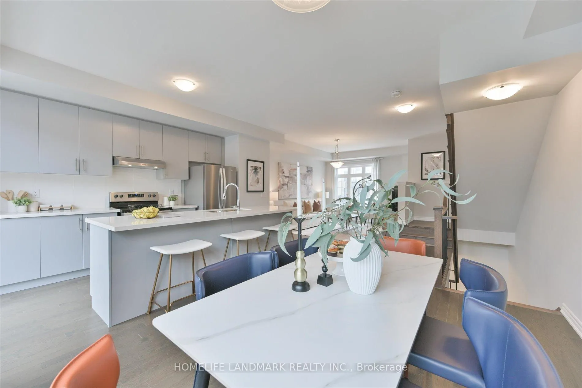 Photo 10 of 25 William Shearn Crescent, Markham, Unionville — HOMEH