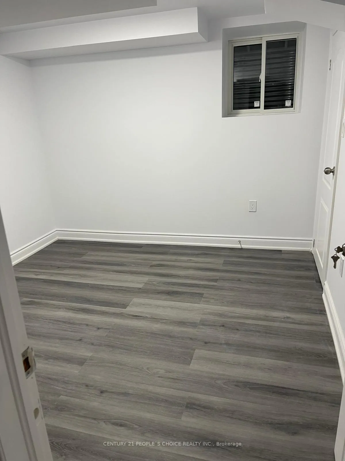 Photo 7 of Unit Bsmt, 24 Cannon Crescent, Brampton, Fletcher's West — HOMEH