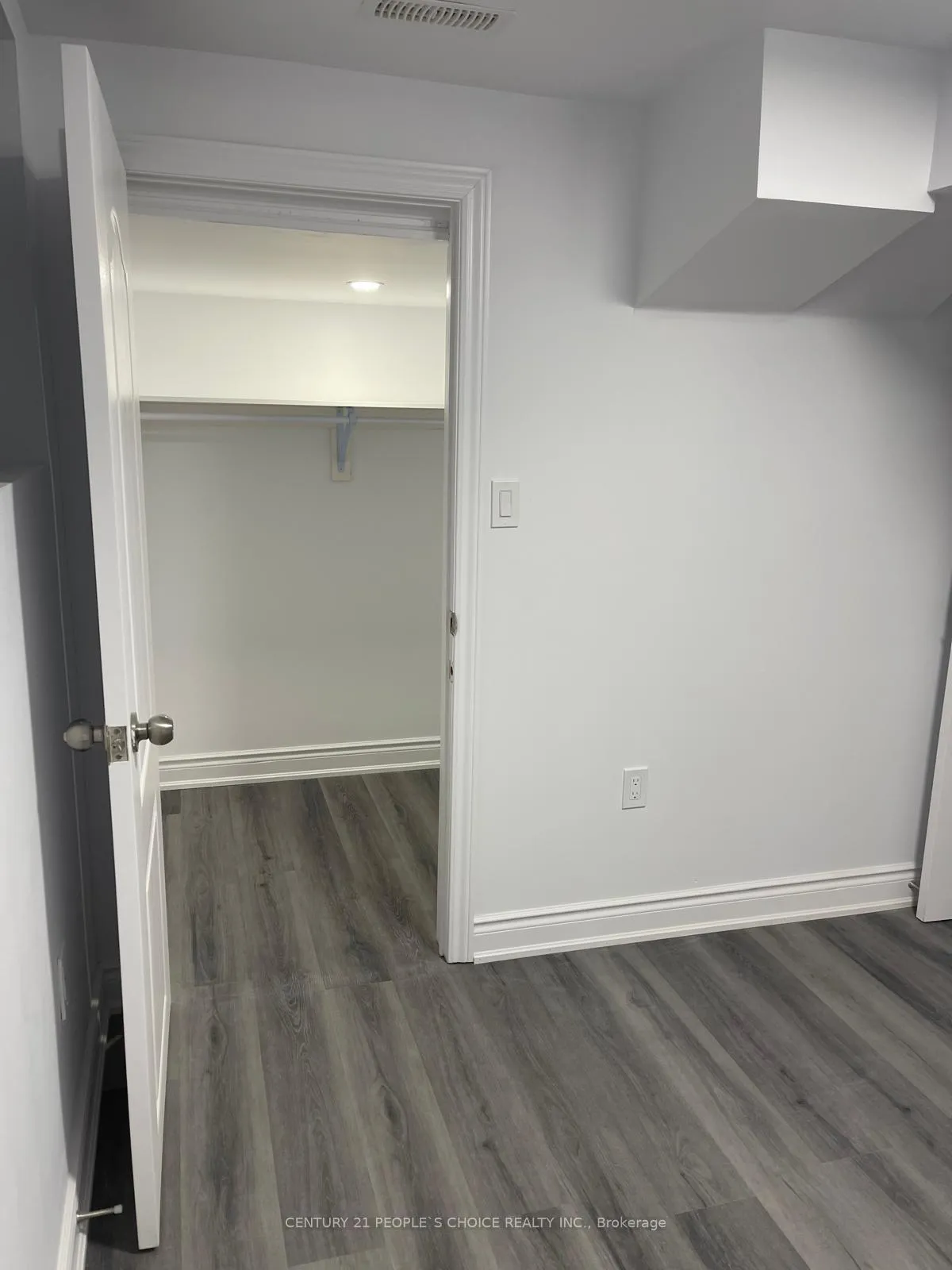 Photo 8 of Unit Bsmt, 24 Cannon Crescent, Brampton, Fletcher's West — HOMEH