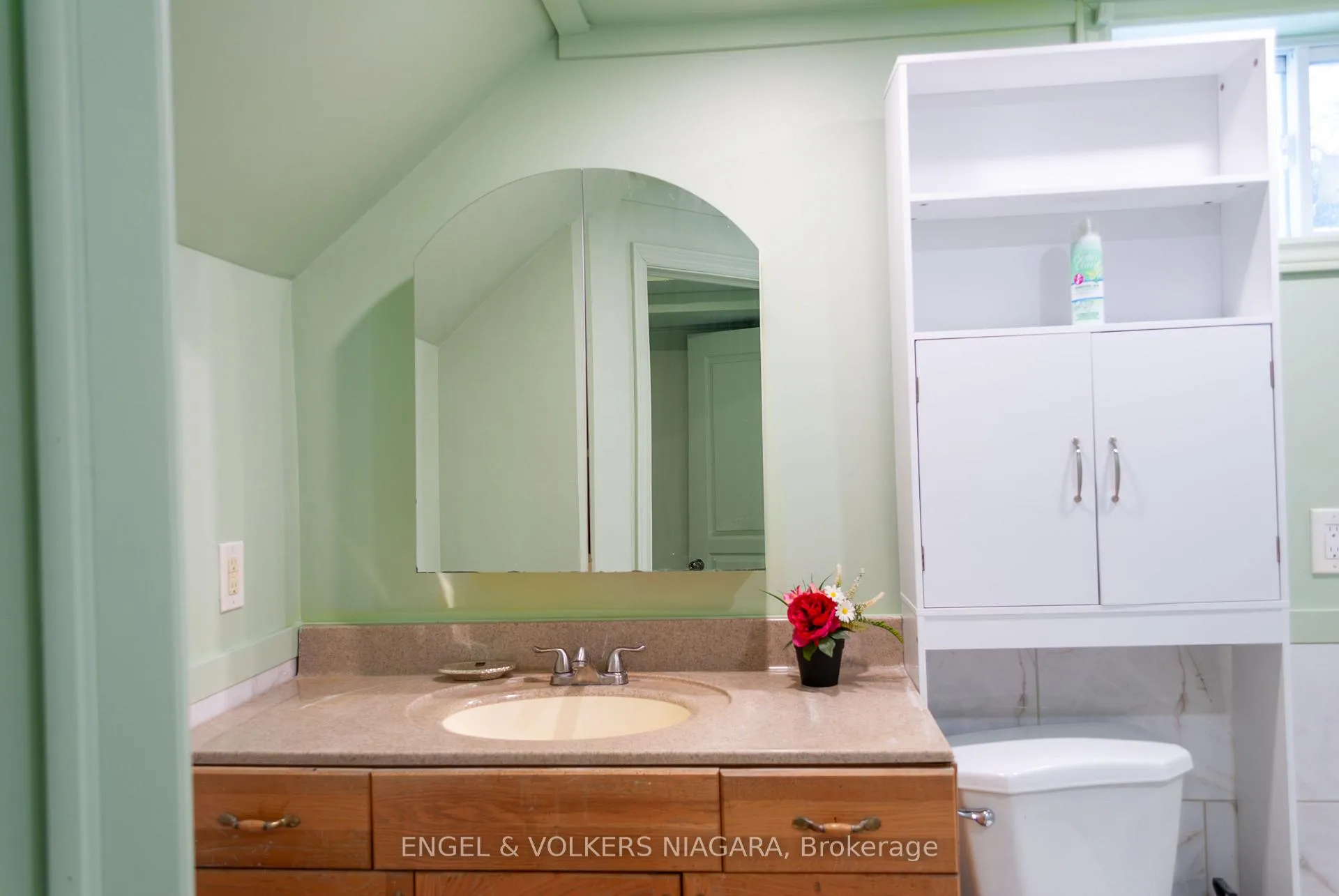 Photo 8 of Unit Lower Level, 6708 Oneil Street, Niagara Falls, Stamford — HOMEH