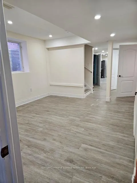 Photo 5 of 49 Dawes Road E, Brampton, Credit Valley — HOMEH