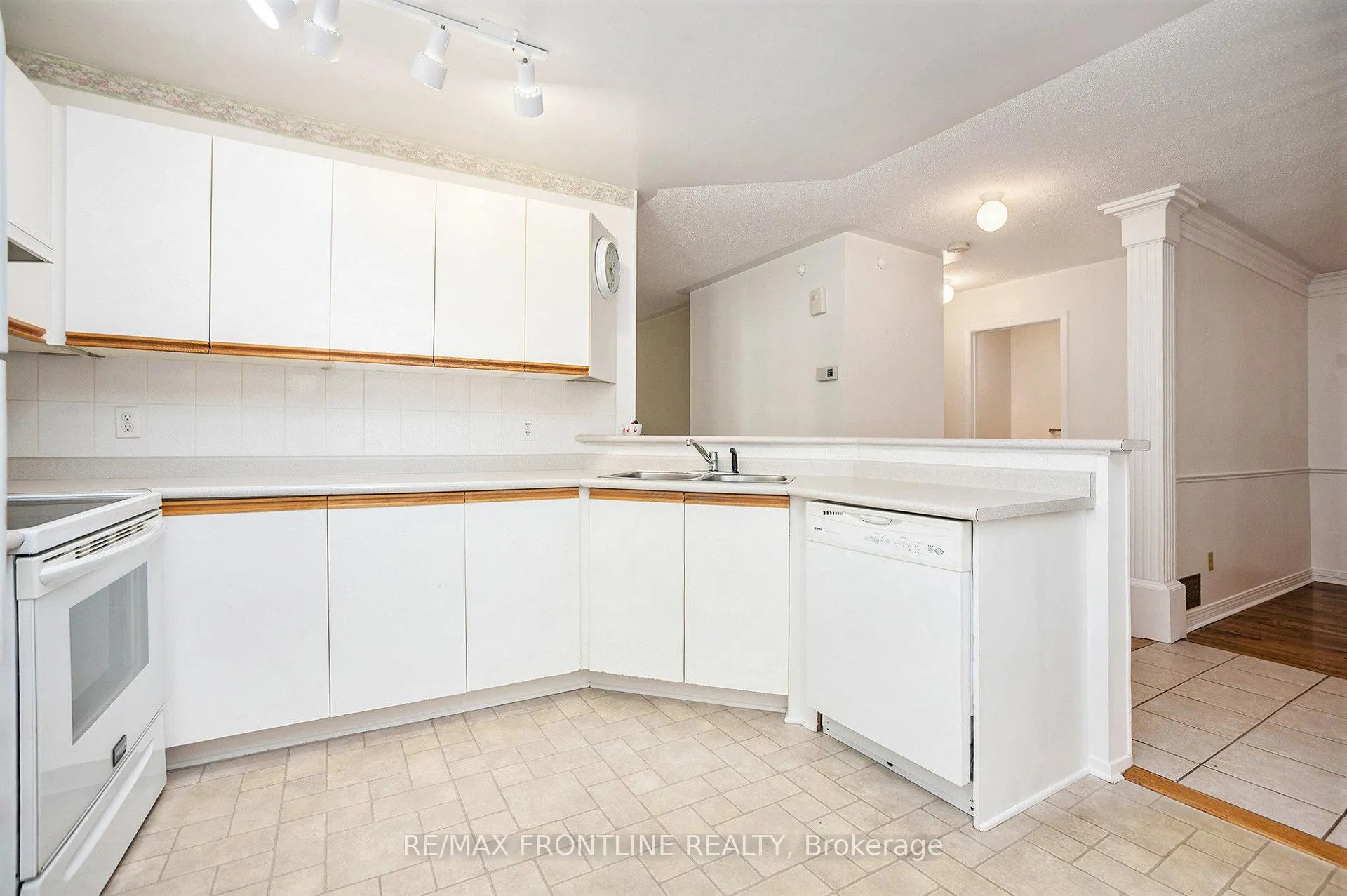 Photo 12 of 10 Bathurst Road, Perth — HOMEH