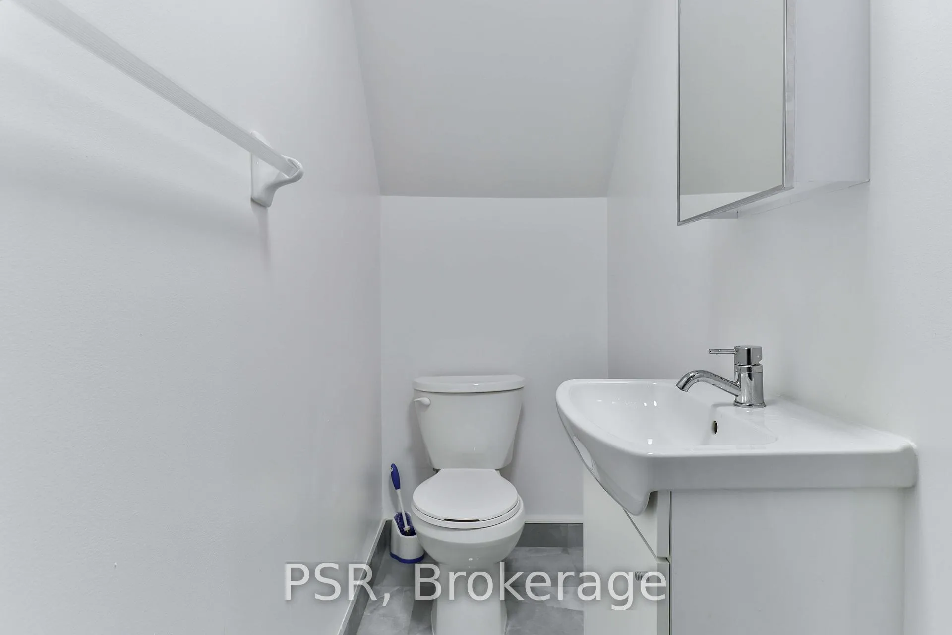 Photo 10 of Unit 2, 104 Beverley Street, Toronto, Kensington-Chinatown — HOMEH