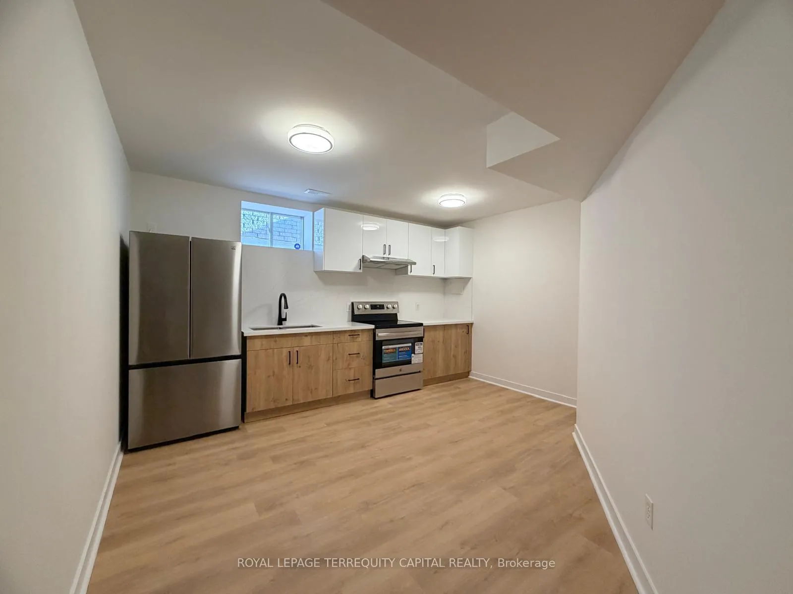 Photo 5 of Unit Lower, 18 Monique Crescent, Barrie, East Bayfield — HOMEH