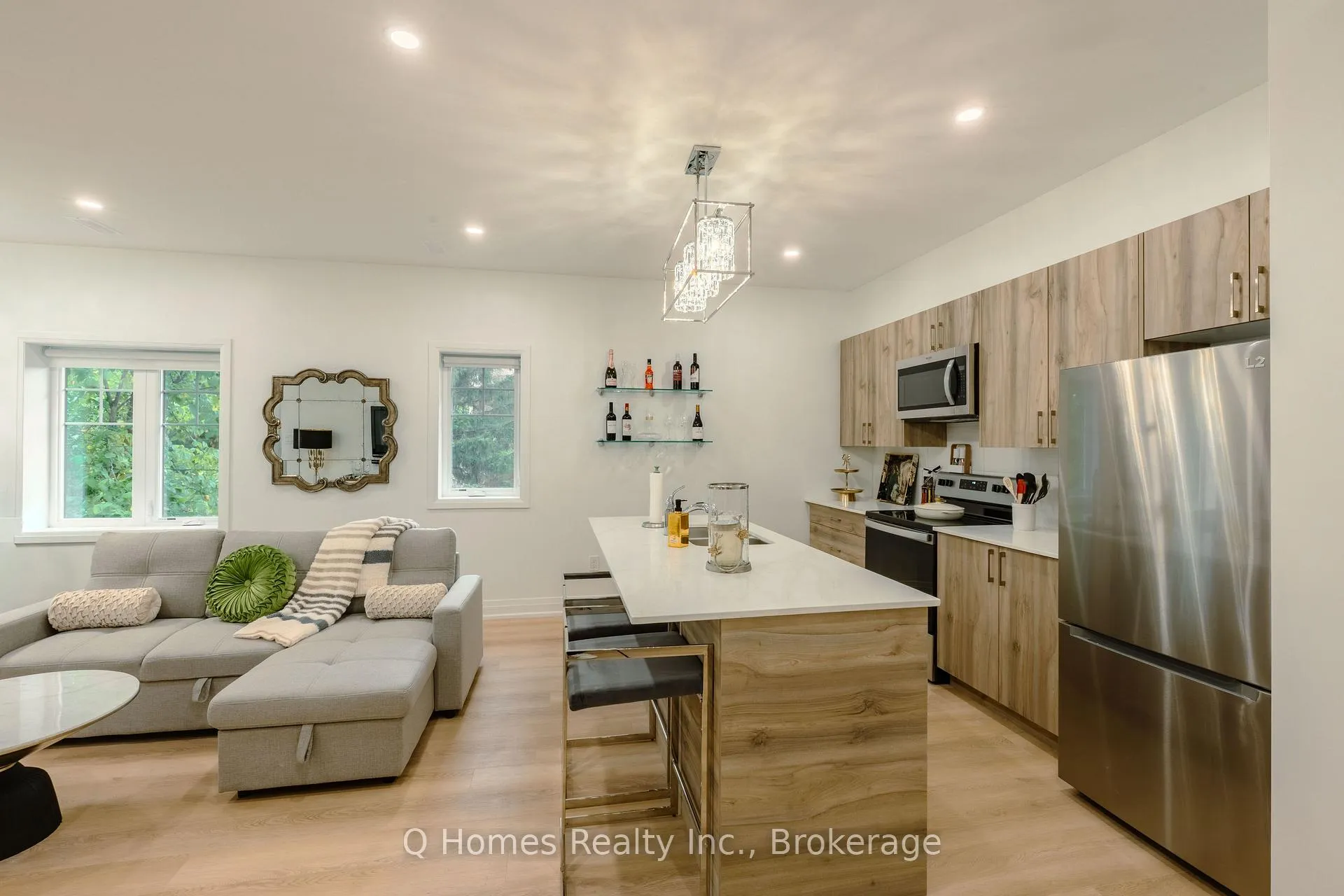 Photo 7 of Unit 6, 58 Mcnairn Avenue, Toronto, Bedford Park-Nortown — HOMEH