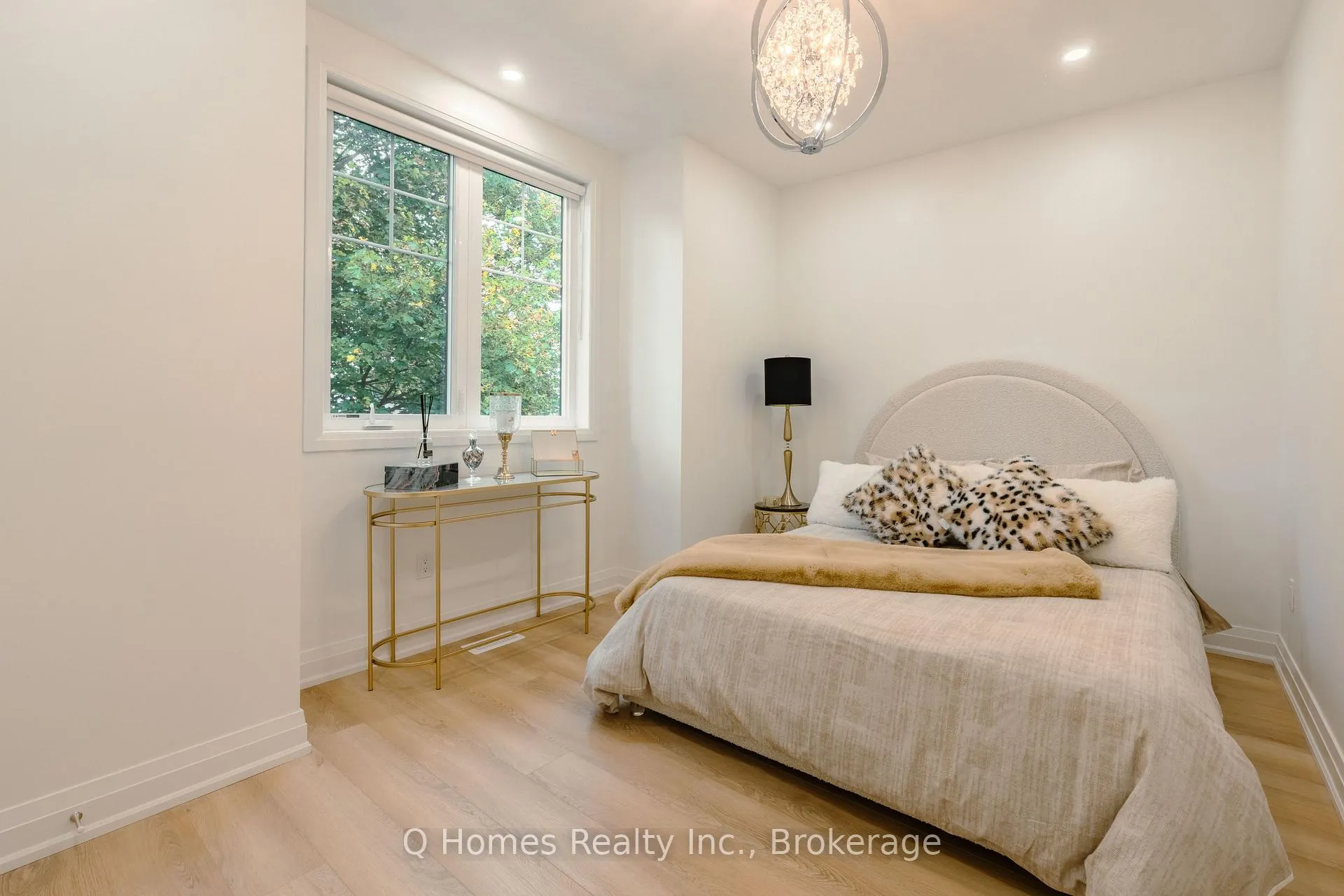 Photo 12 of Unit 6, 58 Mcnairn Avenue, Toronto, Bedford Park-Nortown — HOMEH