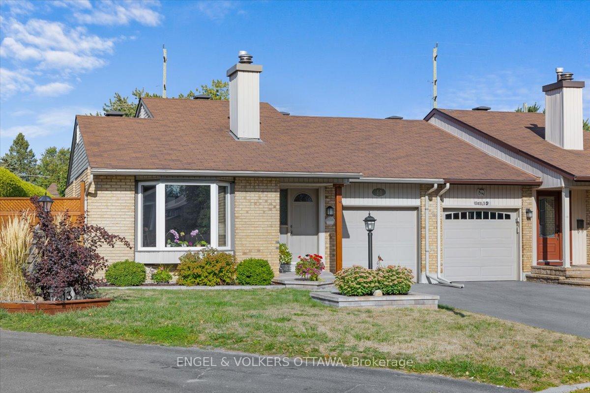 Photo 2 of 11 Ventnor Way, Ottawa, Barrhaven - Pheasant Run — HOMEH