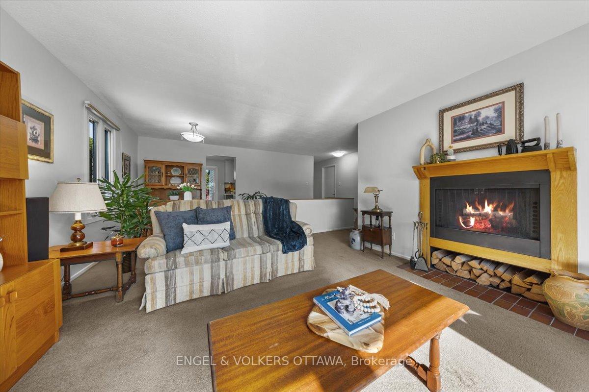 Photo 8 of 11 Ventnor Way, Ottawa, Barrhaven - Pheasant Run — HOMEH