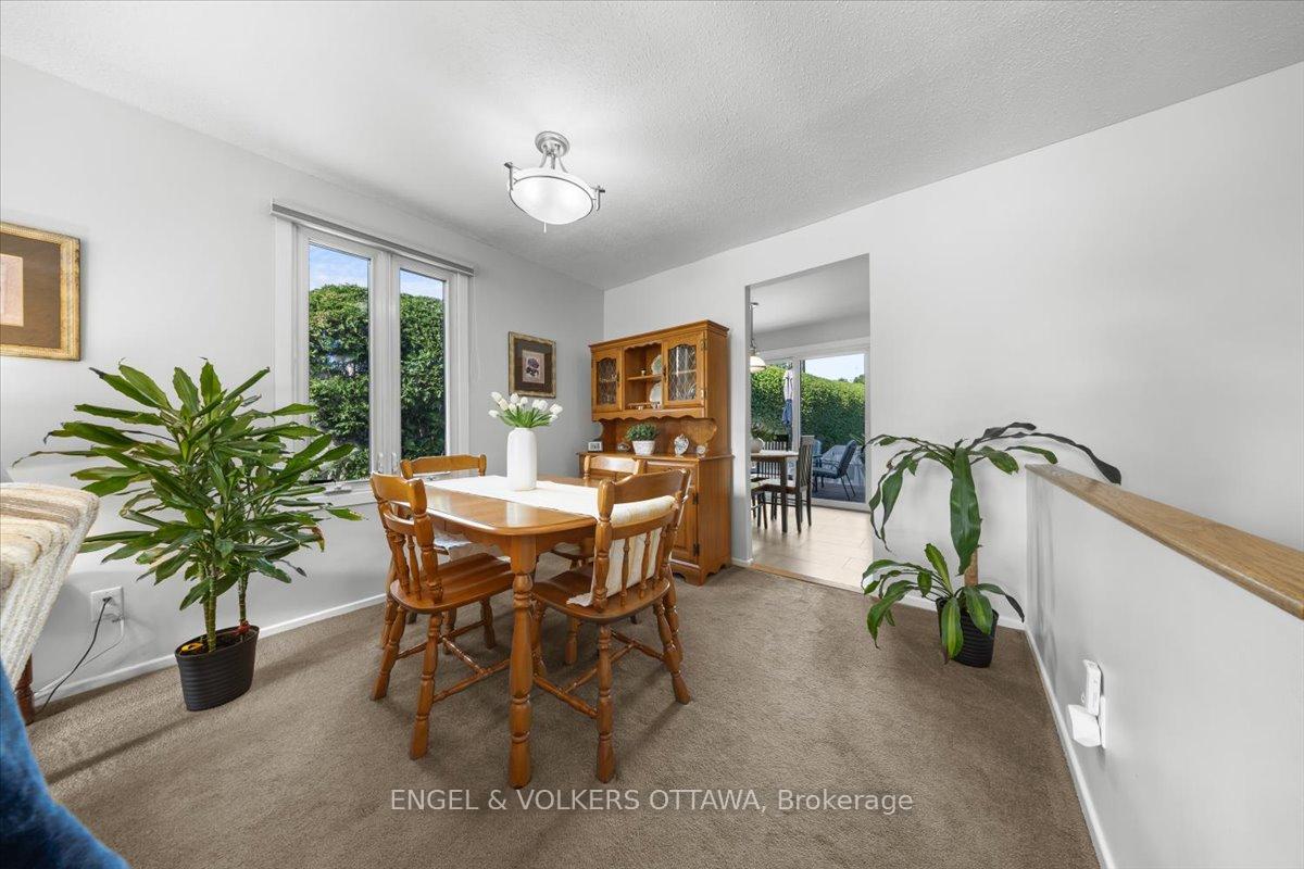 Photo 9 of 11 Ventnor Way, Ottawa, Barrhaven - Pheasant Run — HOMEH