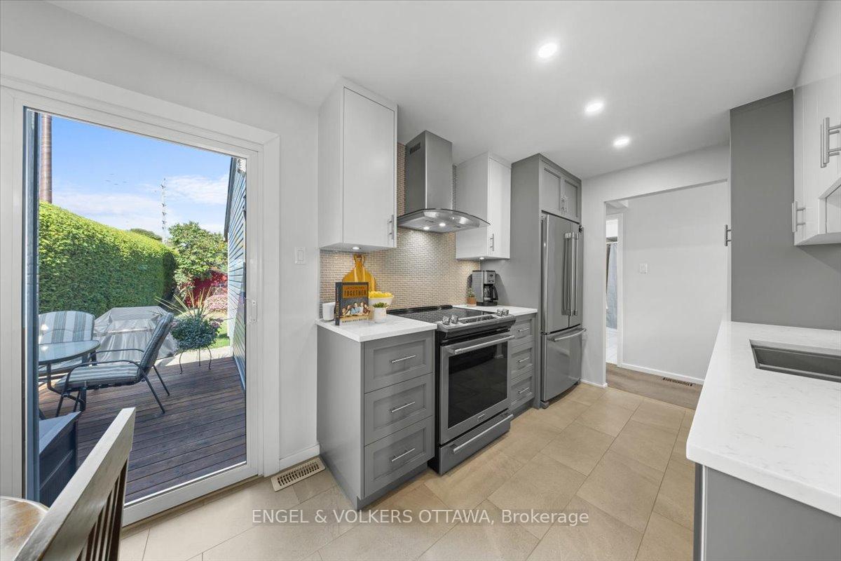 Photo 14 of 11 Ventnor Way, Ottawa, Barrhaven - Pheasant Run — HOMEH
