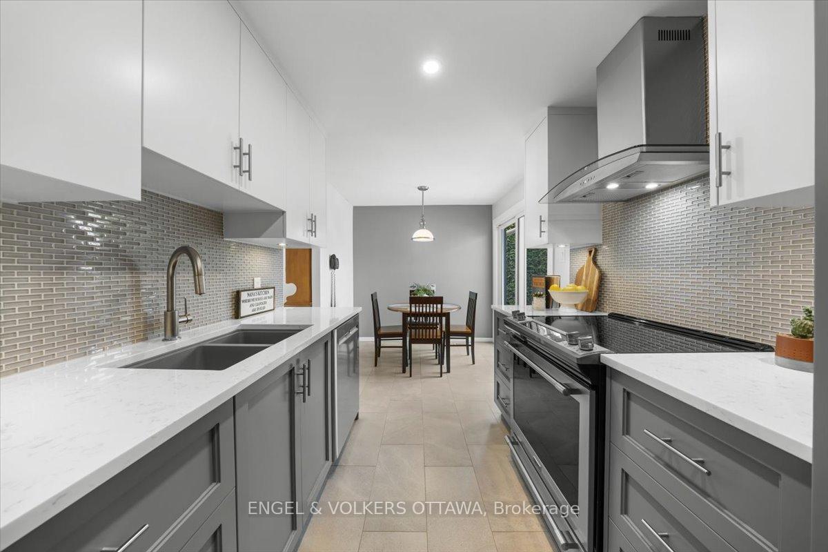 Photo 15 of 11 Ventnor Way, Ottawa, Barrhaven - Pheasant Run — HOMEH