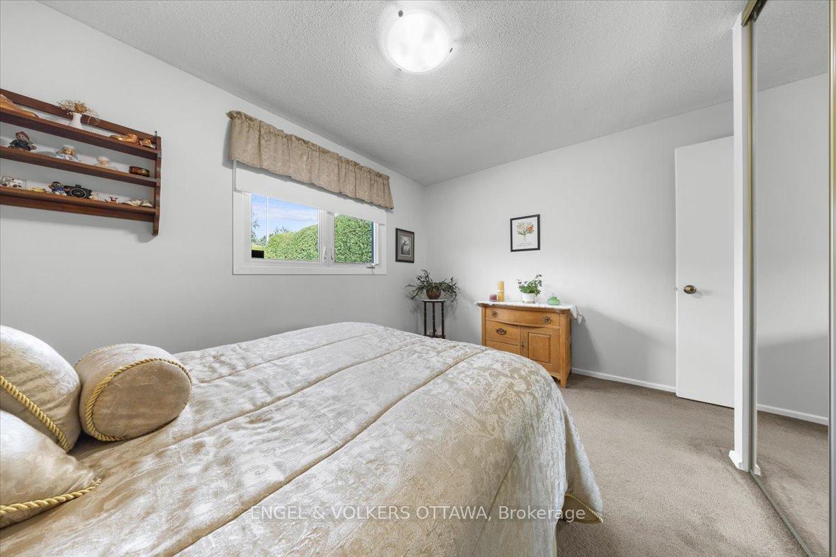 Photo 19 of 11 Ventnor Way, Ottawa, Barrhaven - Pheasant Run — HOMEH