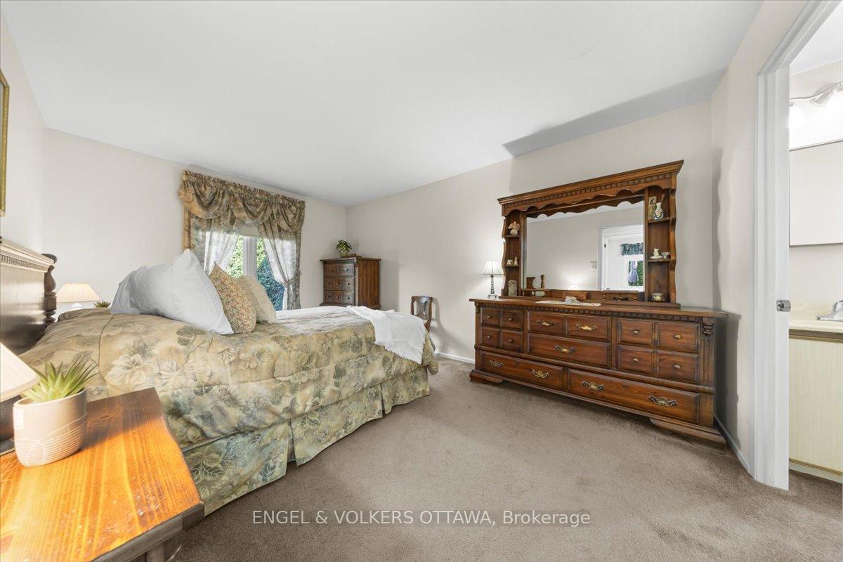 Photo 22 of 11 Ventnor Way, Ottawa, Barrhaven - Pheasant Run — HOMEH