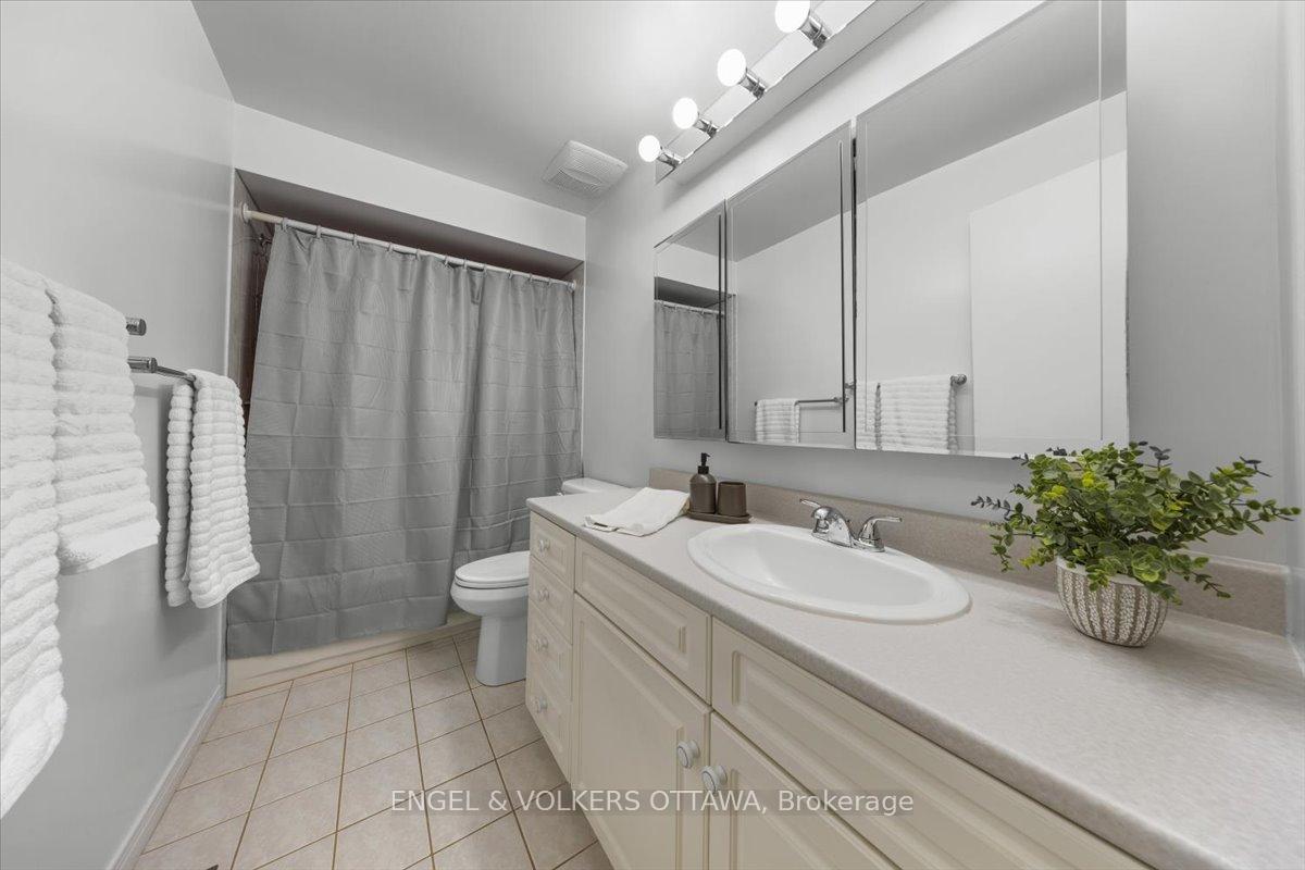 Photo 24 of 11 Ventnor Way, Ottawa, Barrhaven - Pheasant Run — HOMEH