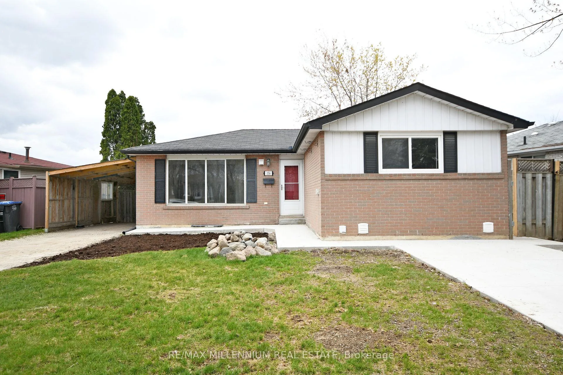 Photo 2 of 156 Folkstone Crescent, Brampton, Southgate — HOMEH