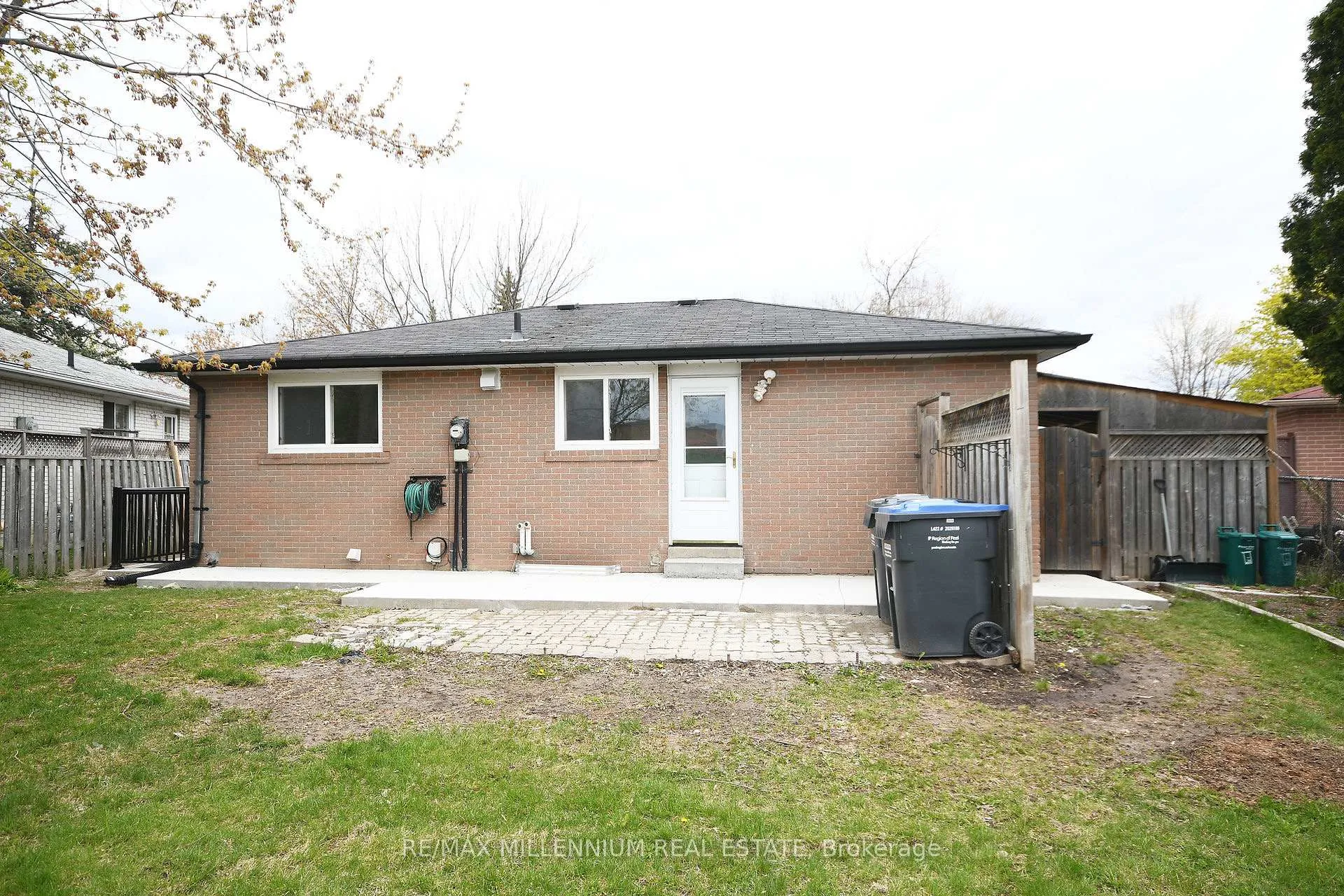 Photo 30 of 156 Folkstone Crescent, Brampton, Southgate — HOMEH