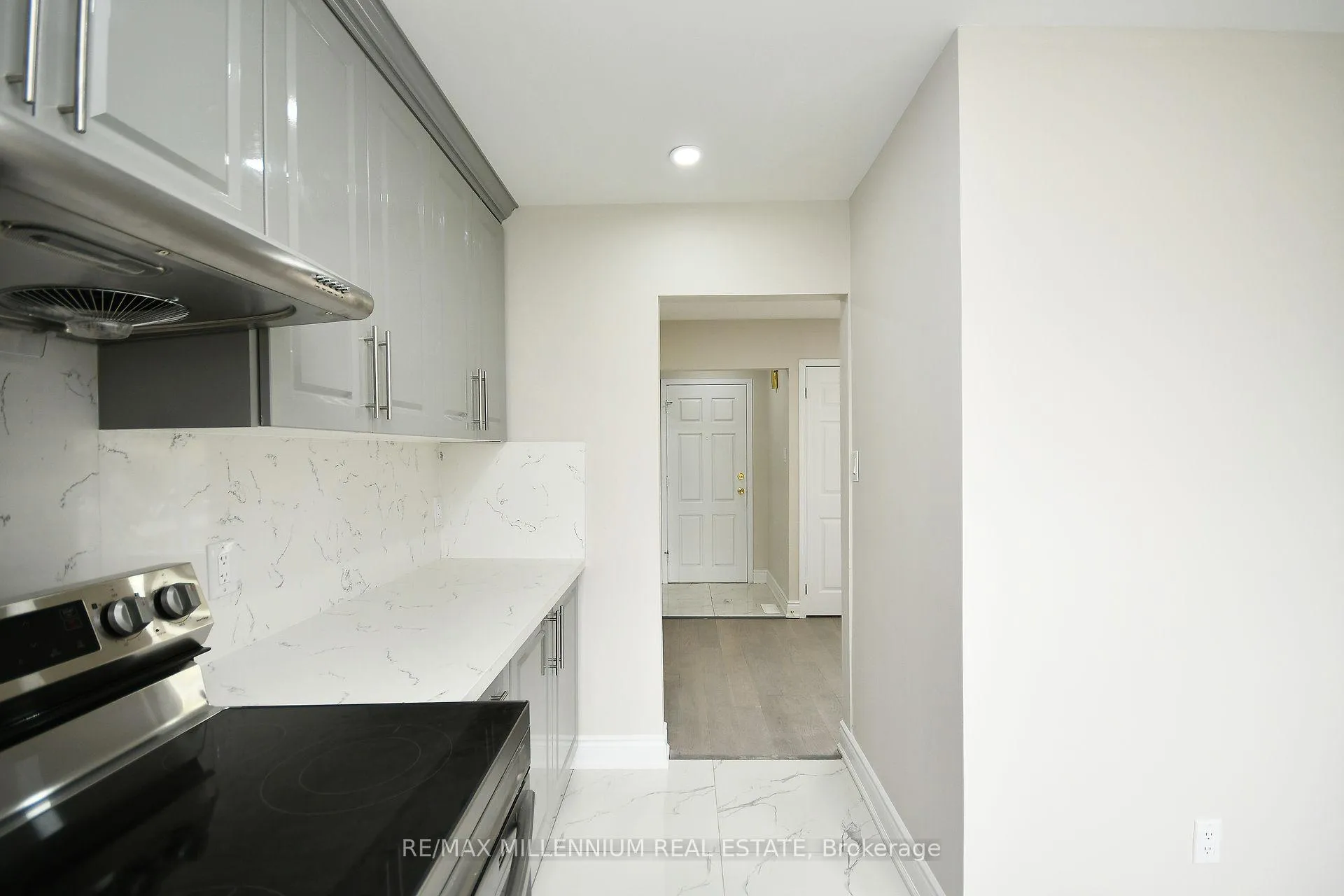 Photo 37 of 156 Folkstone Crescent, Brampton, Southgate — HOMEH