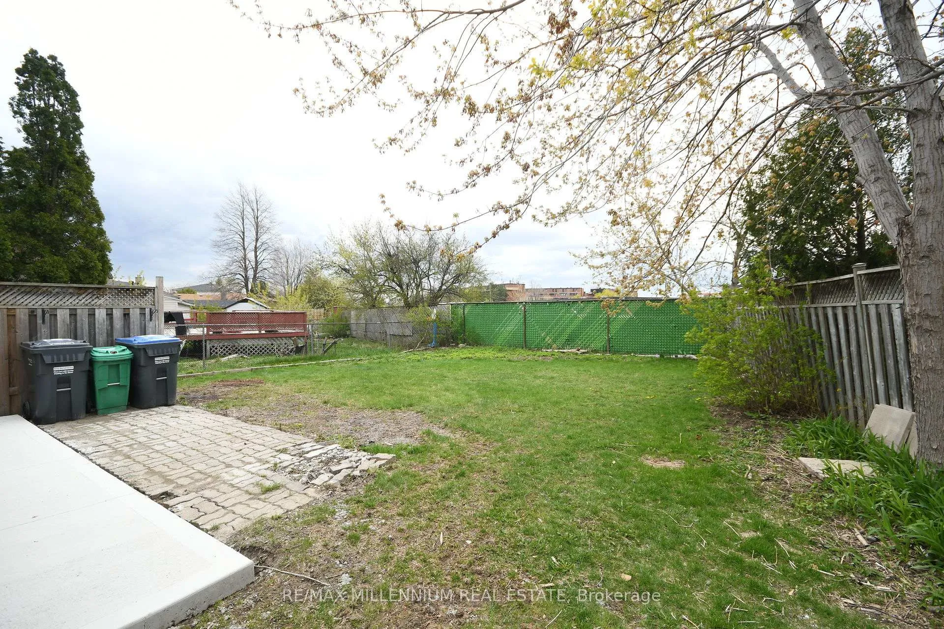 Photo 41 of 156 Folkstone Crescent, Brampton, Southgate — HOMEH
