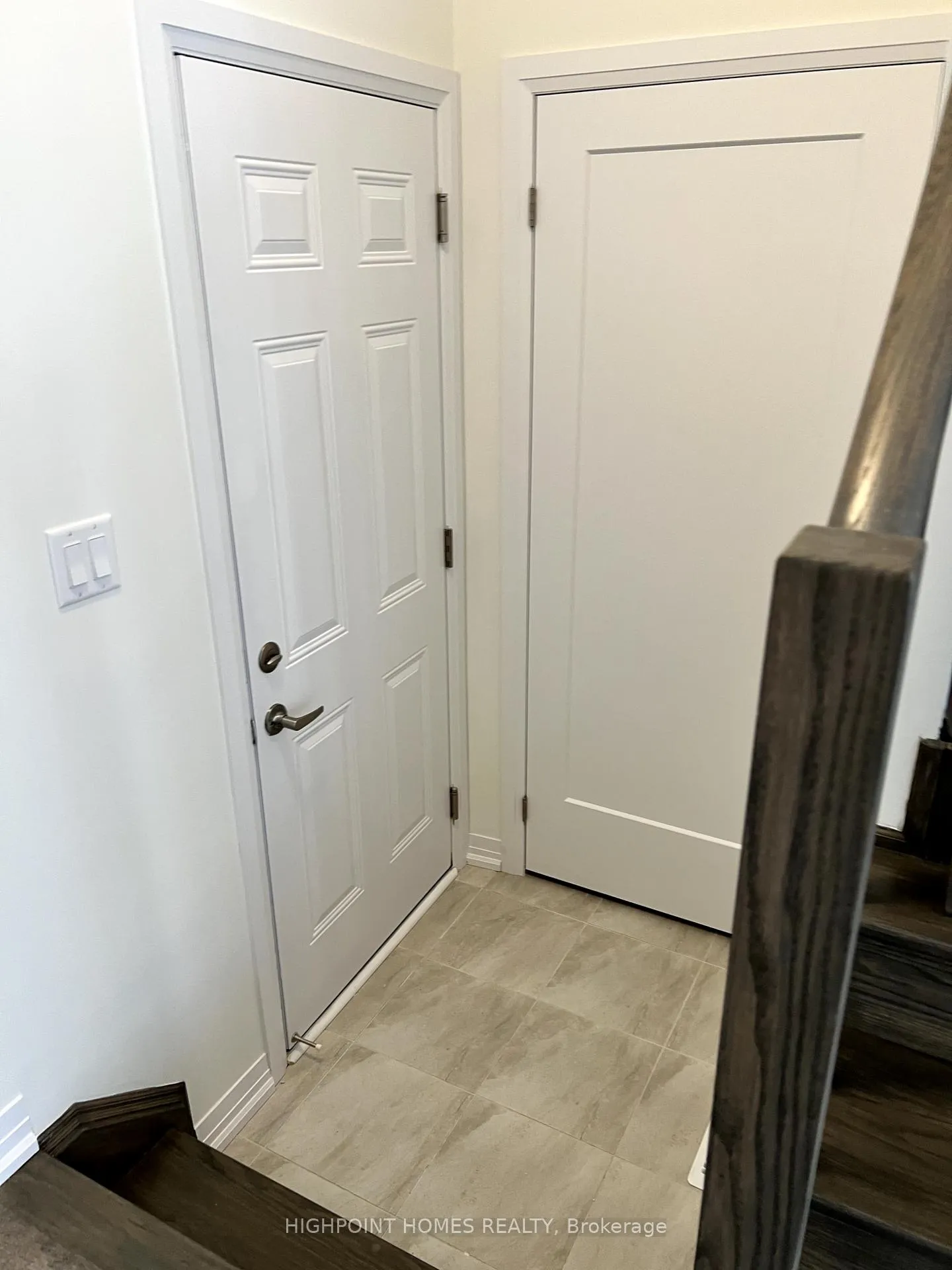 Photo 3 of 11 Lemon Avenue, Thorold, Hurricane/Merrittville — HOMEH