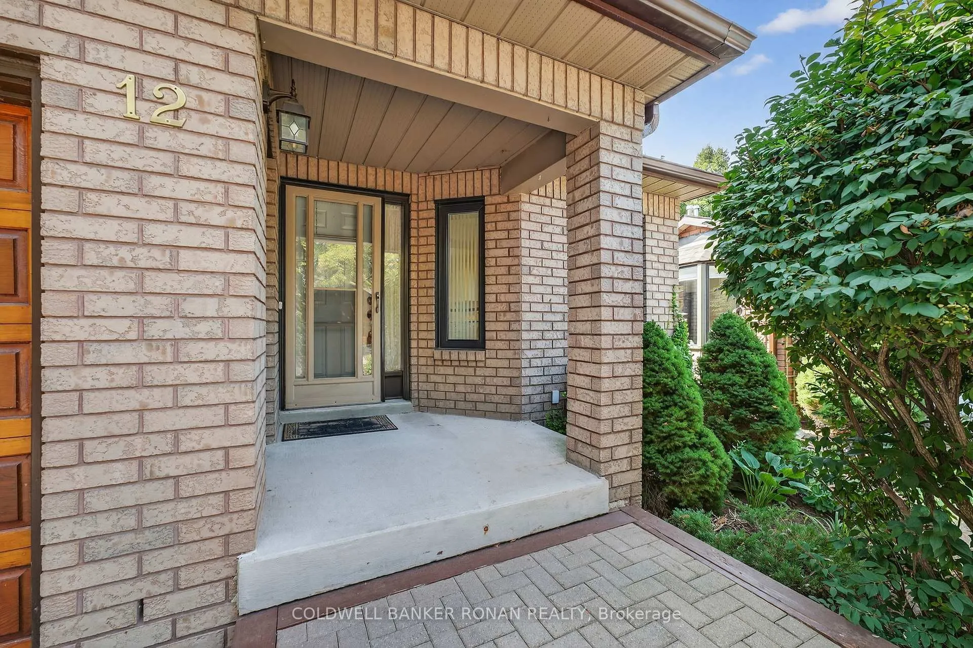 Photo 2 of 12 Glenwood Drive, New Tecumseth, Alliston — HOMEH