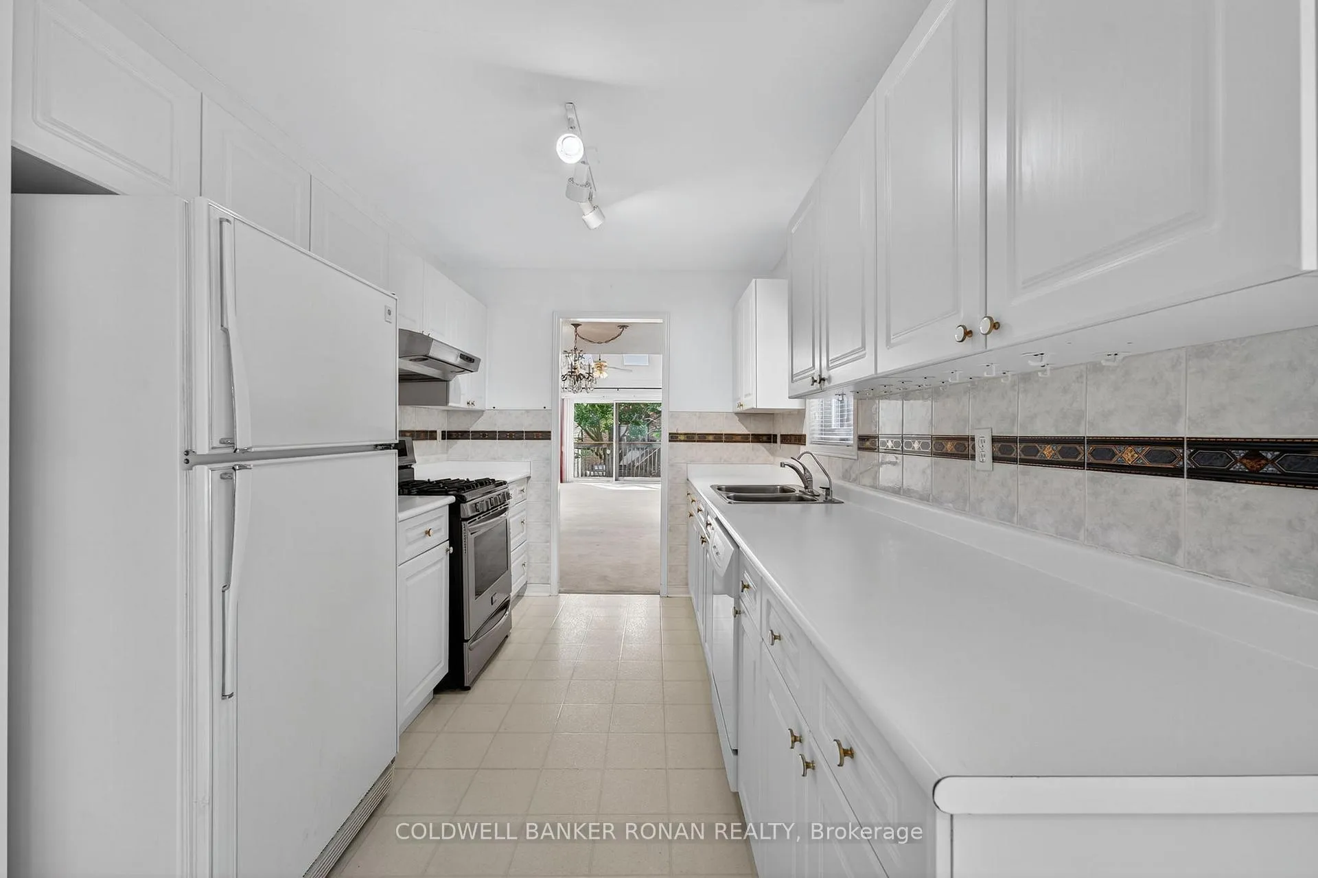 Photo 7 of 12 Glenwood Drive, New Tecumseth, Alliston — HOMEH