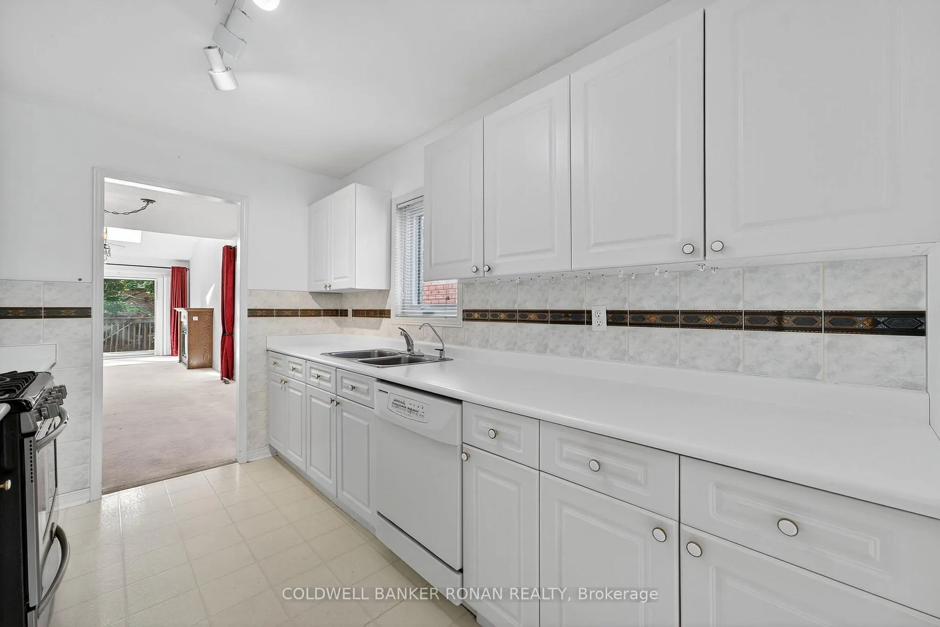Photo 8 of 12 Glenwood Drive, New Tecumseth, Alliston — HOMEH