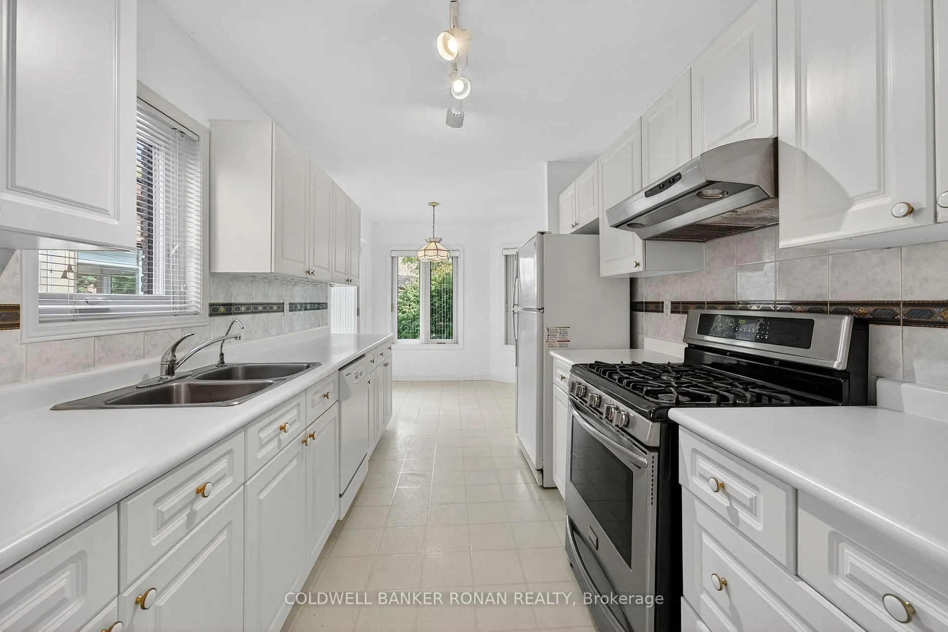 Photo 9 of 12 Glenwood Drive, New Tecumseth, Alliston — HOMEH