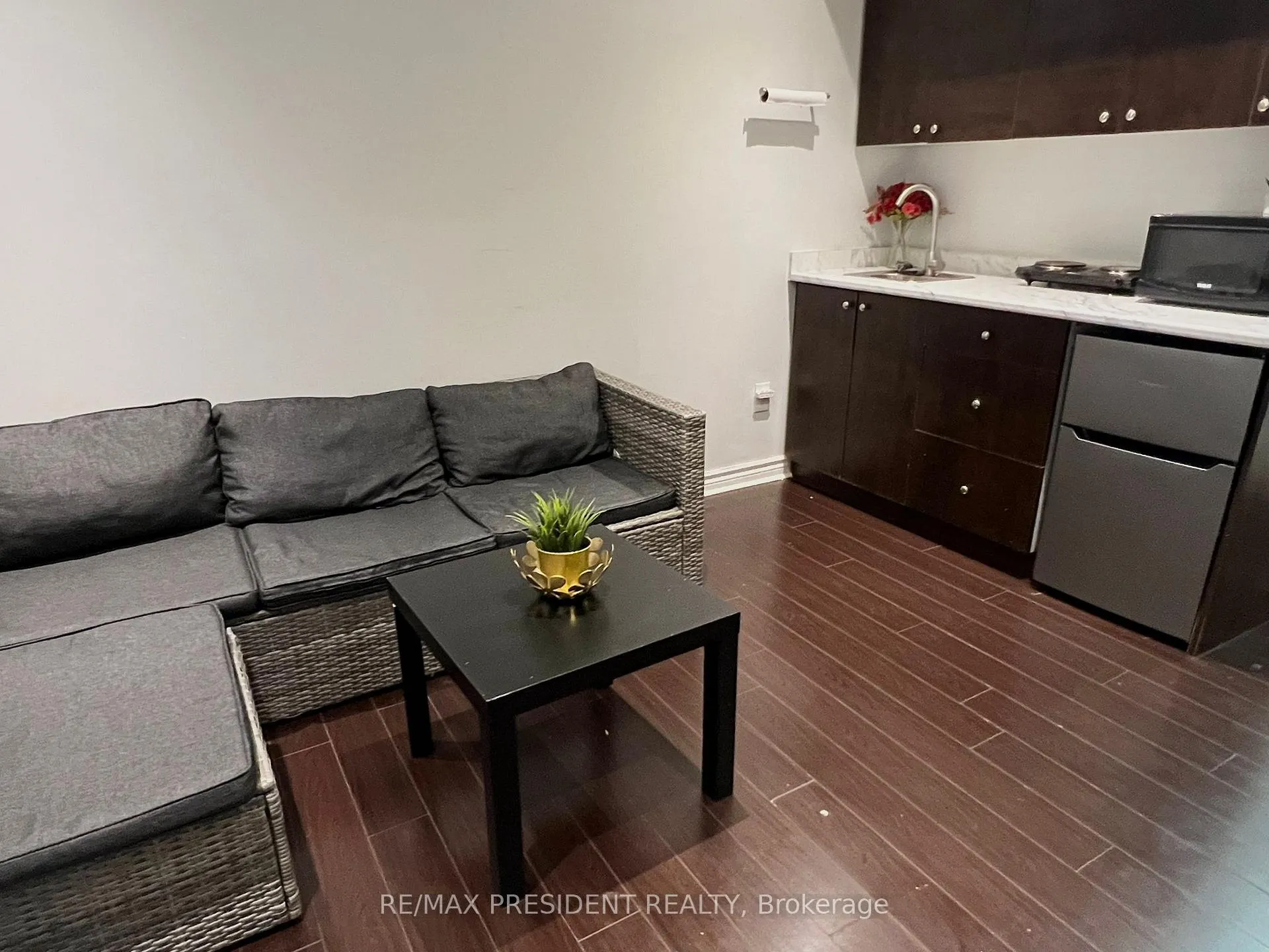 Photo 3 of Unit Basement, 27 Dunure Crescent, Brampton, Fletcher's Meadow — HOMEH