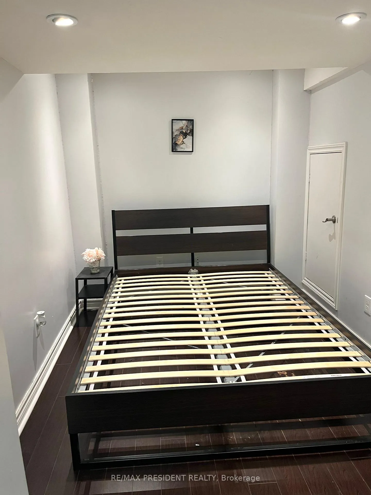 Photo 4 of Unit Basement, 27 Dunure Crescent, Brampton, Fletcher's Meadow — HOMEH