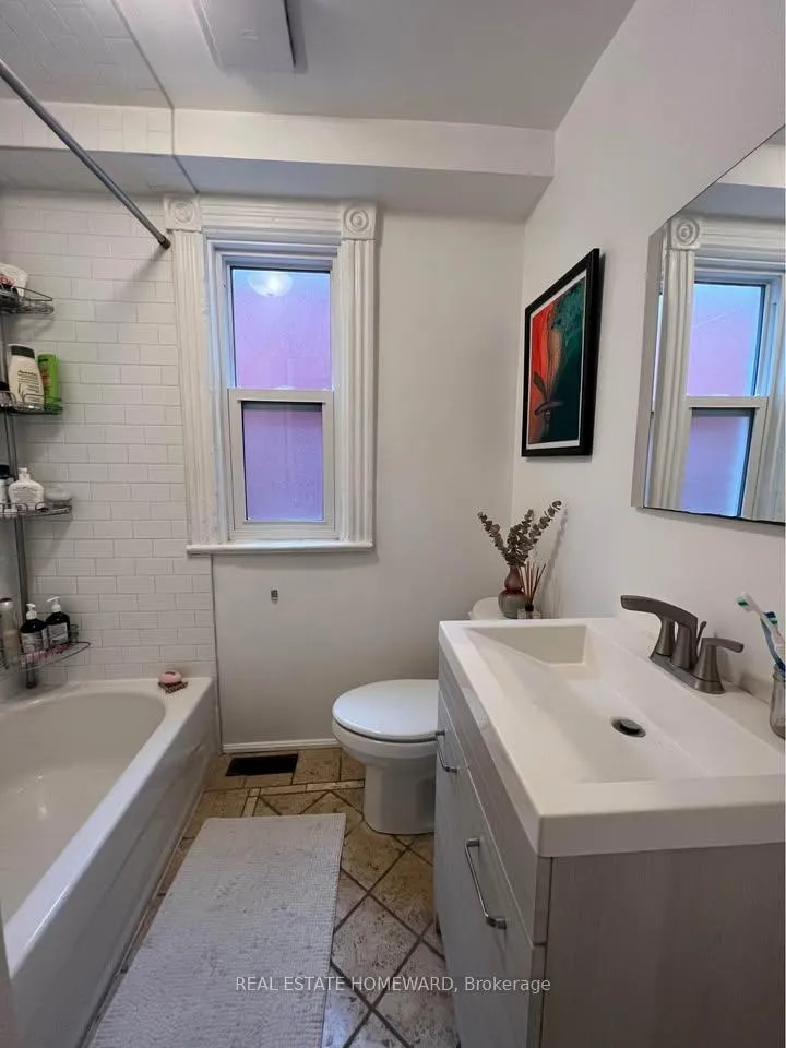 Photo 10 of Unit #2, 244 Bathurst Street, Toronto, Trinity-Bellwoods — HOMEH
