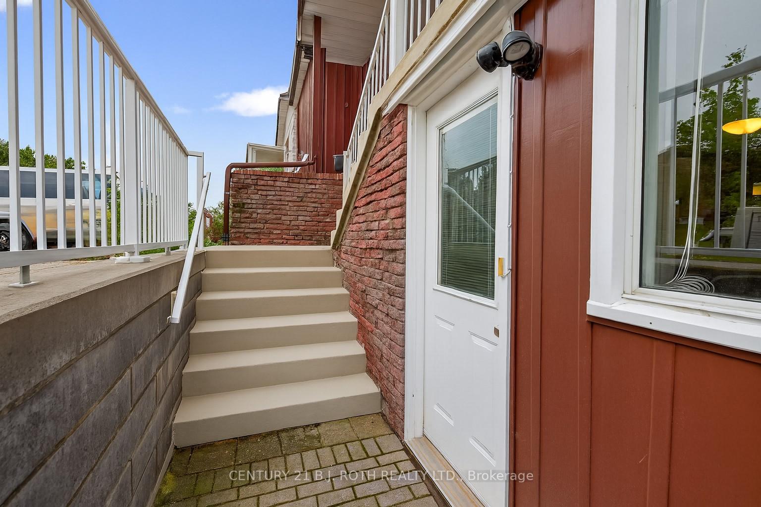 Photo 5 of 120 Kozlov Street, Barrie, Sunnidale — HOMEH