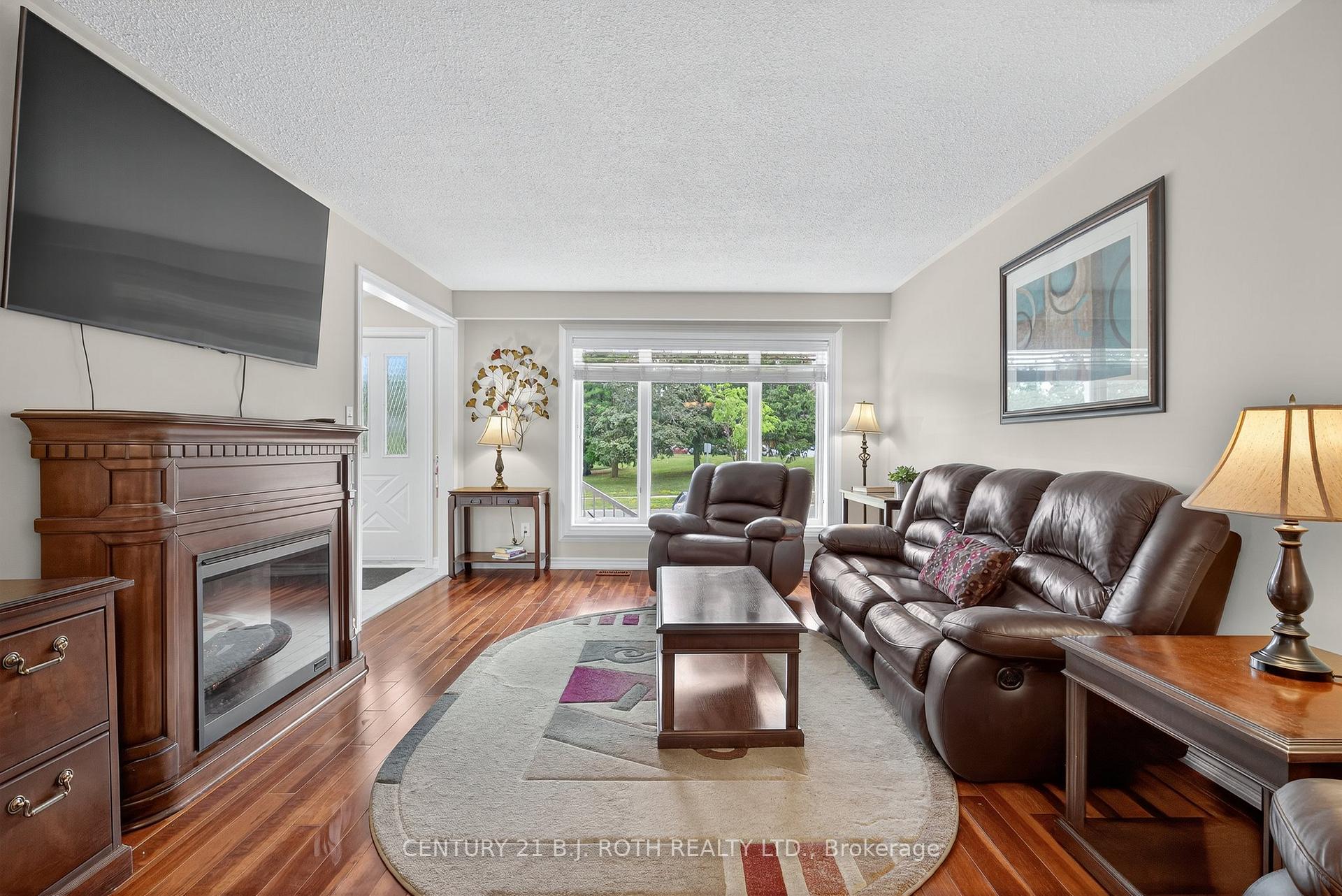 Photo 9 of 120 Kozlov Street, Barrie, Sunnidale — HOMEH