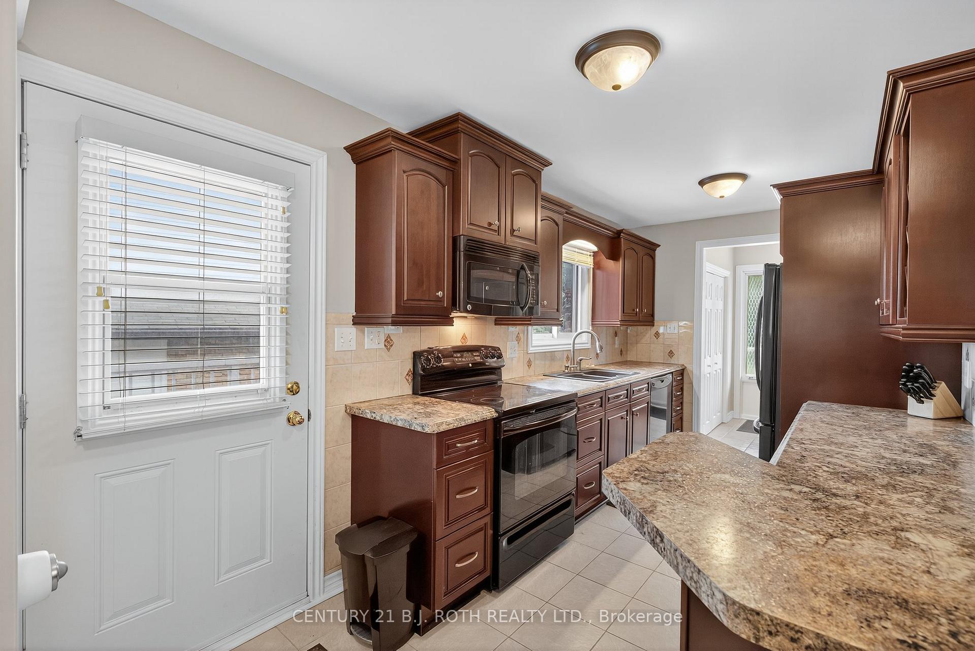 Photo 15 of 120 Kozlov Street, Barrie, Sunnidale — HOMEH