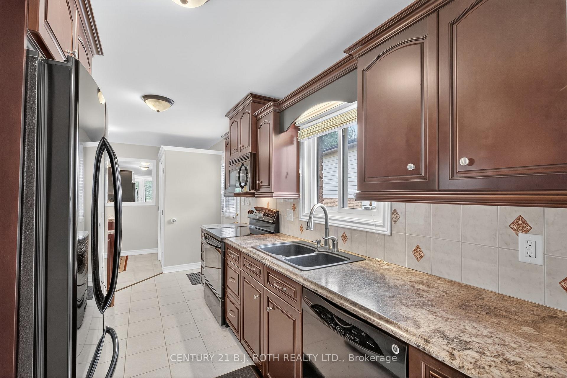 Photo 18 of 120 Kozlov Street, Barrie, Sunnidale — HOMEH