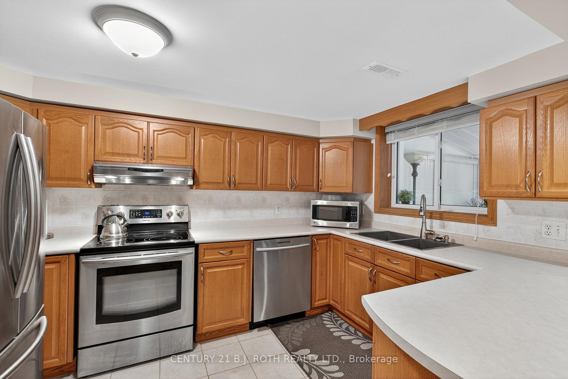 Photo 34 of 120 Kozlov Street, Barrie, Sunnidale — HOMEH