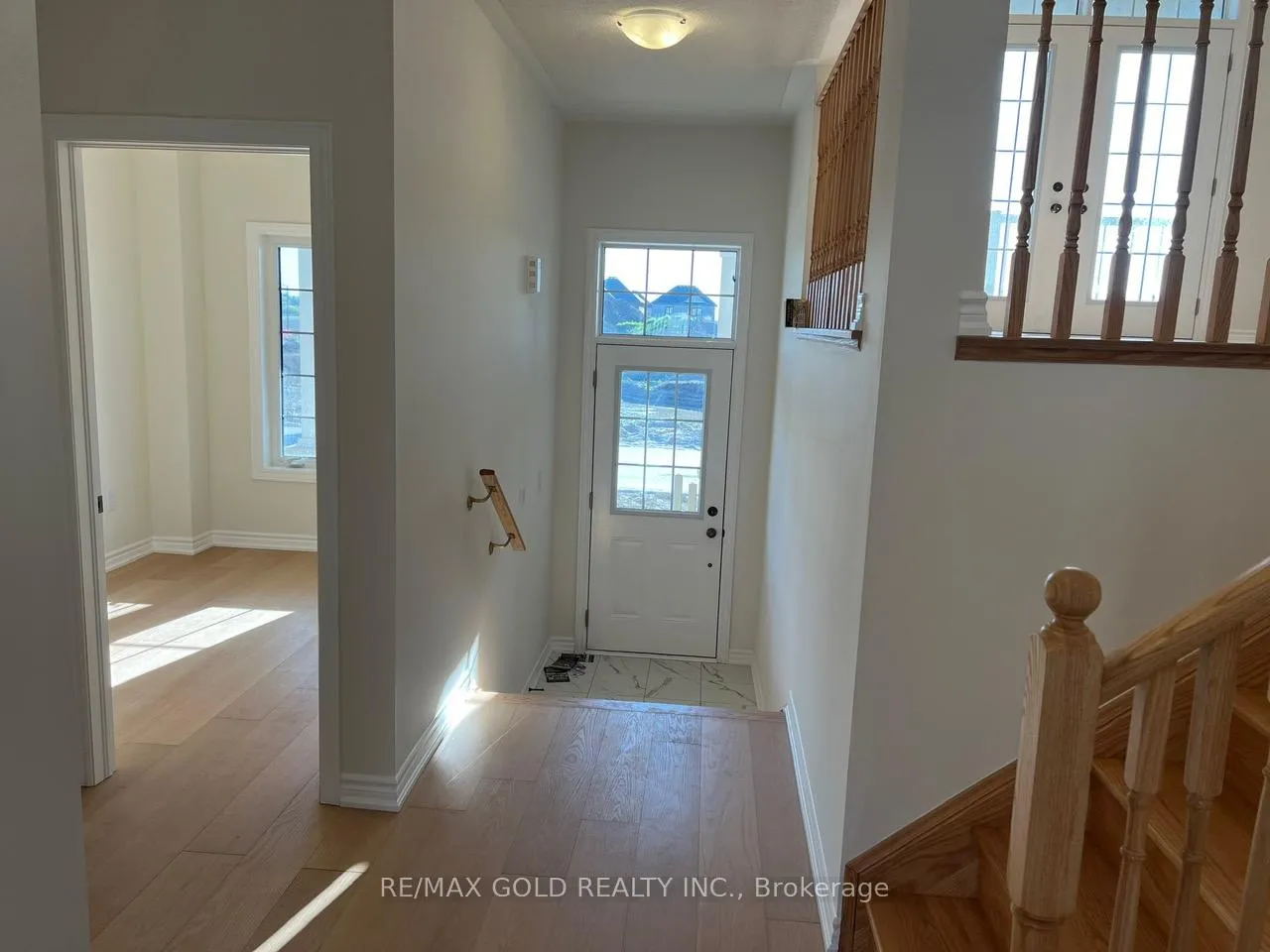 Photo 2 of 31 Lawrence D. Pridham Avenue, New Tecumseth, Alliston — HOMEH