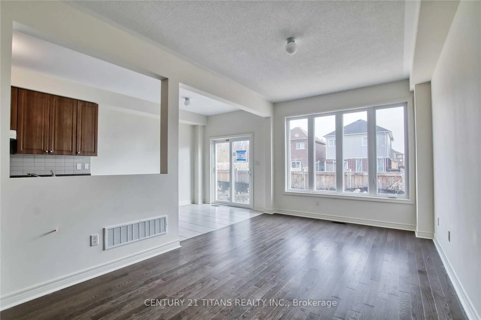 Photo 6 of Unit E #2, 672 Krawchuk Crescent E, Oshawa, Eastdale — HOMEH