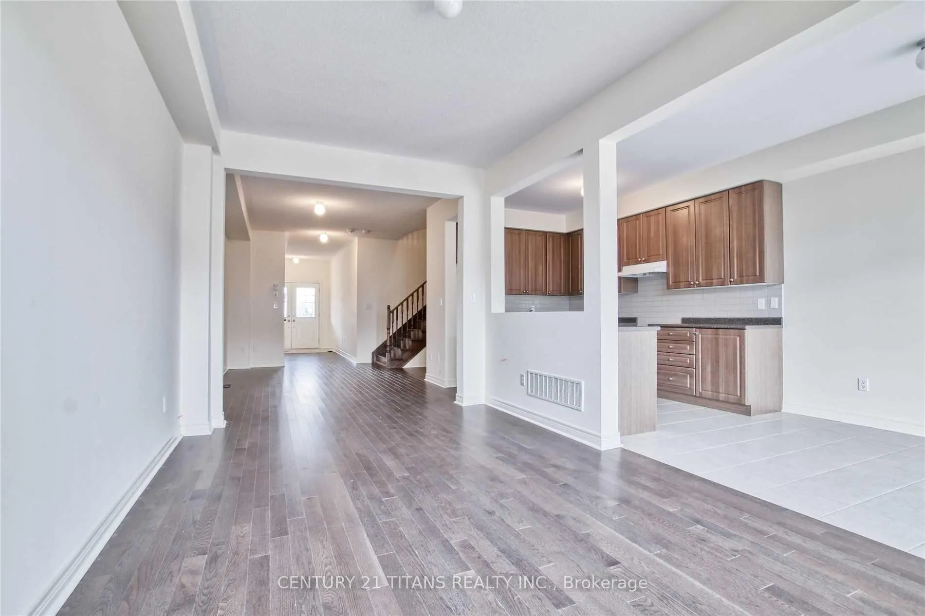 Photo 7 of Unit E #2, 672 Krawchuk Crescent E, Oshawa, Eastdale — HOMEH