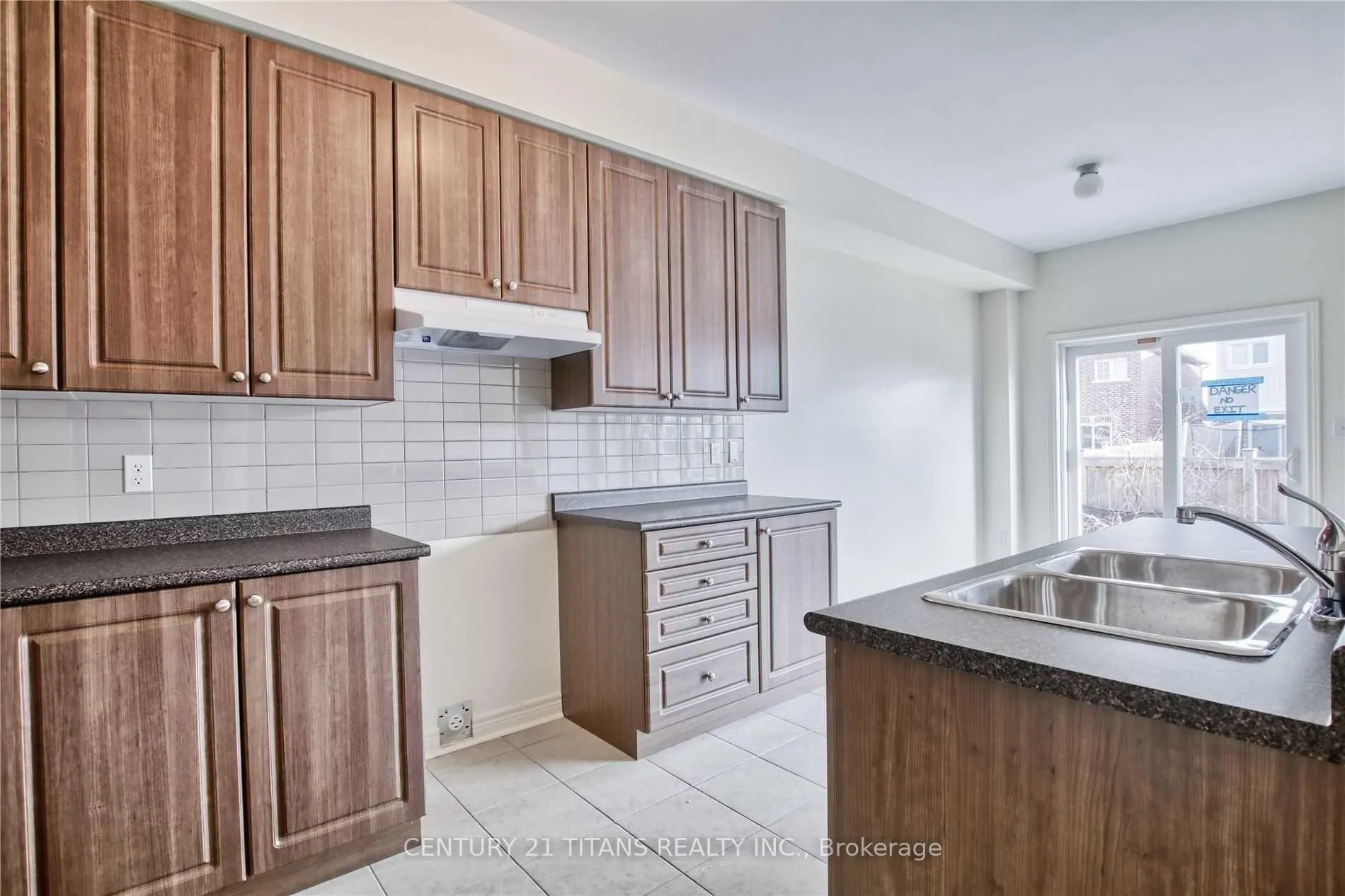 Photo 8 of Unit E #2, 672 Krawchuk Crescent E, Oshawa, Eastdale — HOMEH