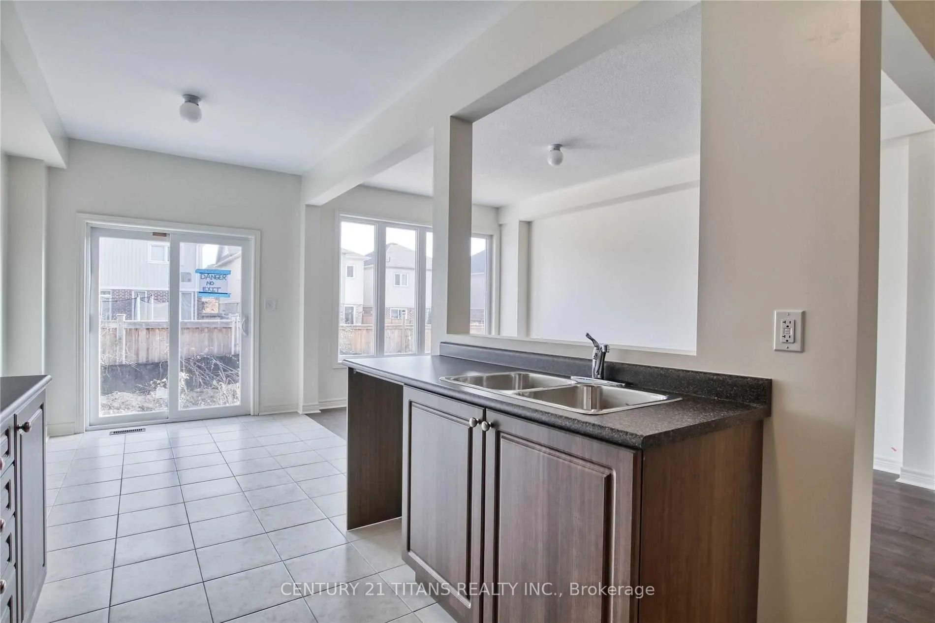 Photo 10 of Unit E #2, 672 Krawchuk Crescent E, Oshawa, Eastdale — HOMEH