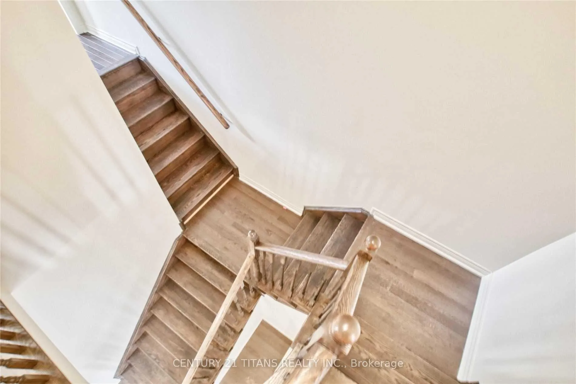 Photo 12 of Unit E #2, 672 Krawchuk Crescent E, Oshawa, Eastdale — HOMEH