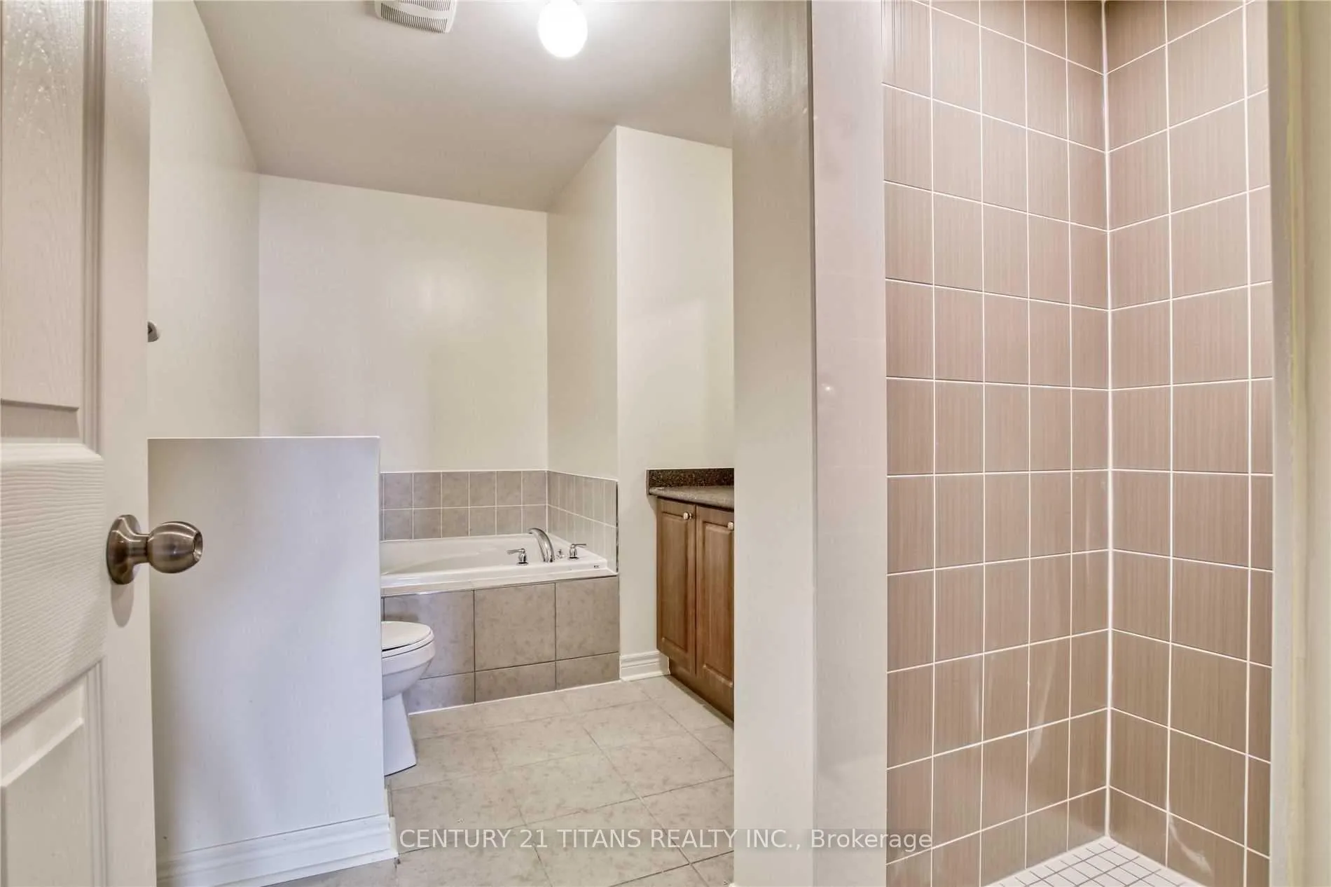 Photo 19 of Unit E #2, 672 Krawchuk Crescent E, Oshawa, Eastdale — HOMEH