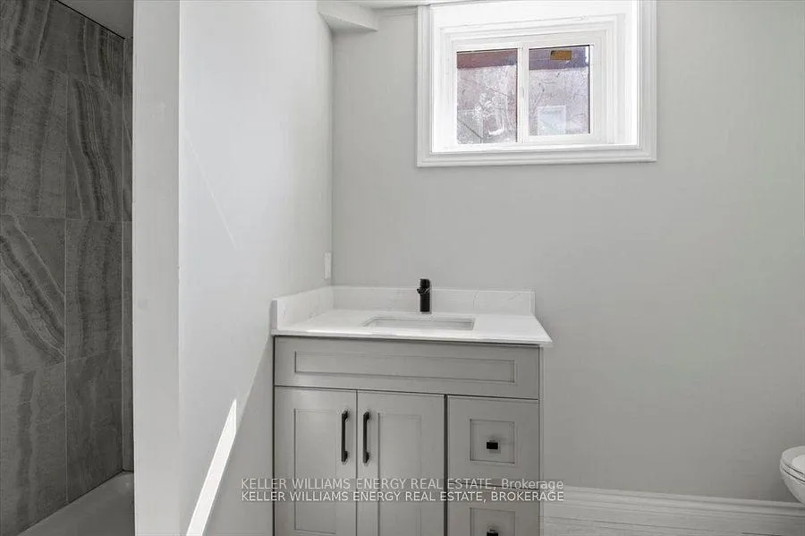 Photo 5 of Unit B, 142 Simcoe Street, Oshawa, O'Neill — HOMEH