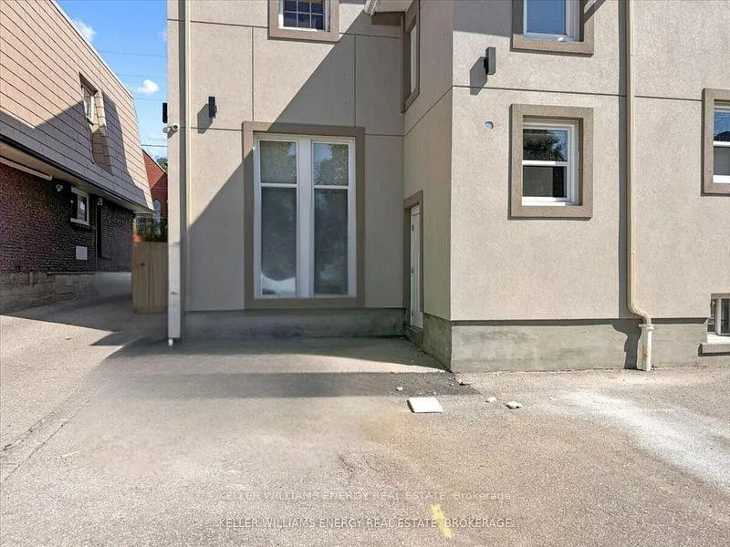 Photo 12 of Unit B, 142 Simcoe Street, Oshawa, O'Neill — HOMEH