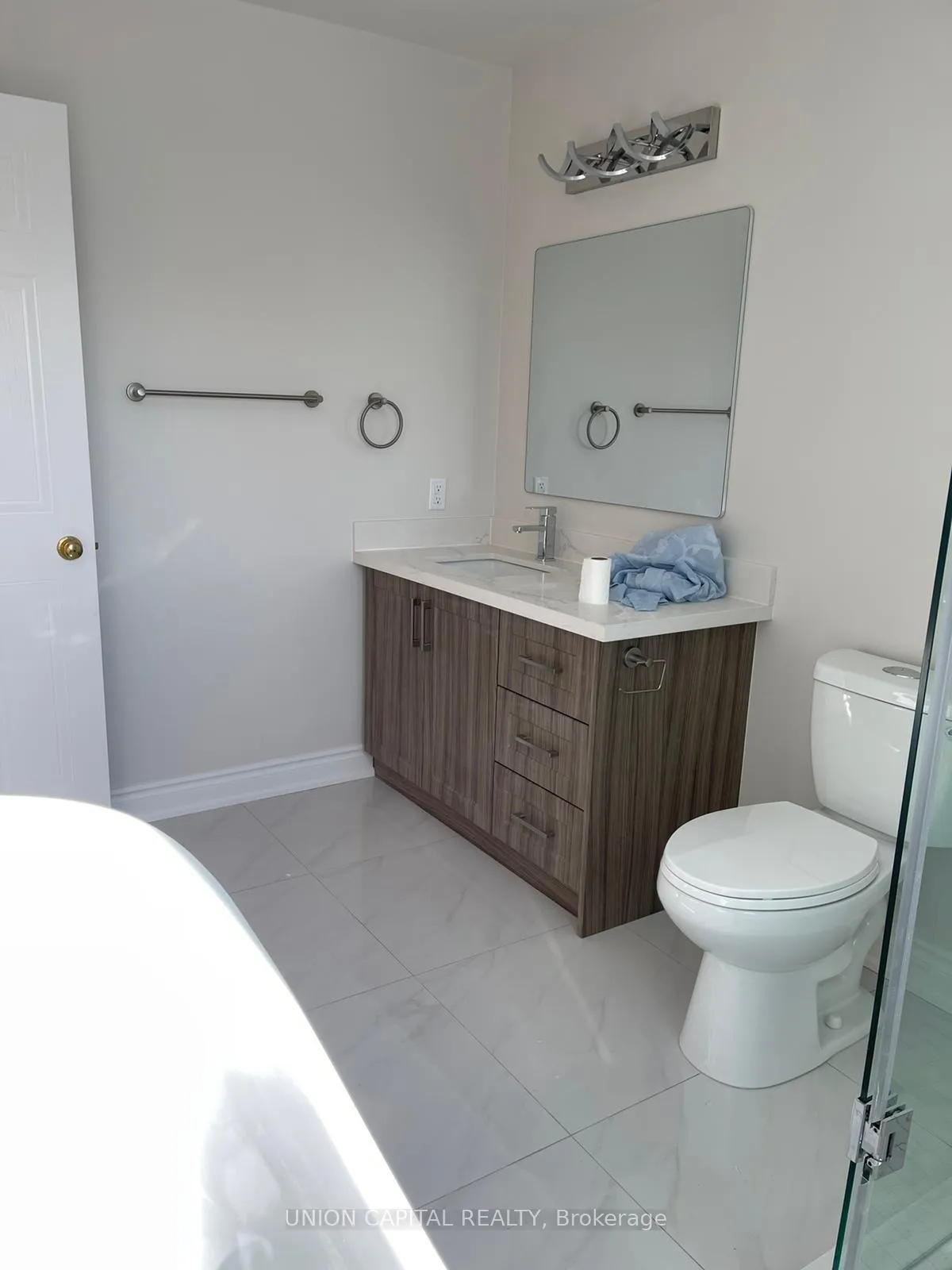Photo 10 of Unit 2nd Floor, 19 Devonshire Avenue, Markham, Milliken Mills East — HOMEH