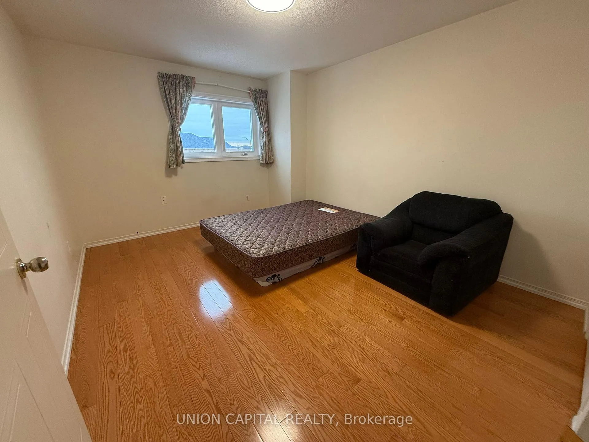 Photo 12 of Unit 2nd Floor, 19 Devonshire Avenue, Markham, Milliken Mills East — HOMEH