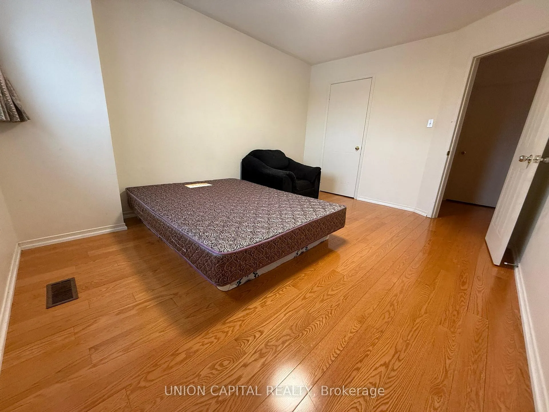 Photo 13 of Unit 2nd Floor, 19 Devonshire Avenue, Markham, Milliken Mills East — HOMEH