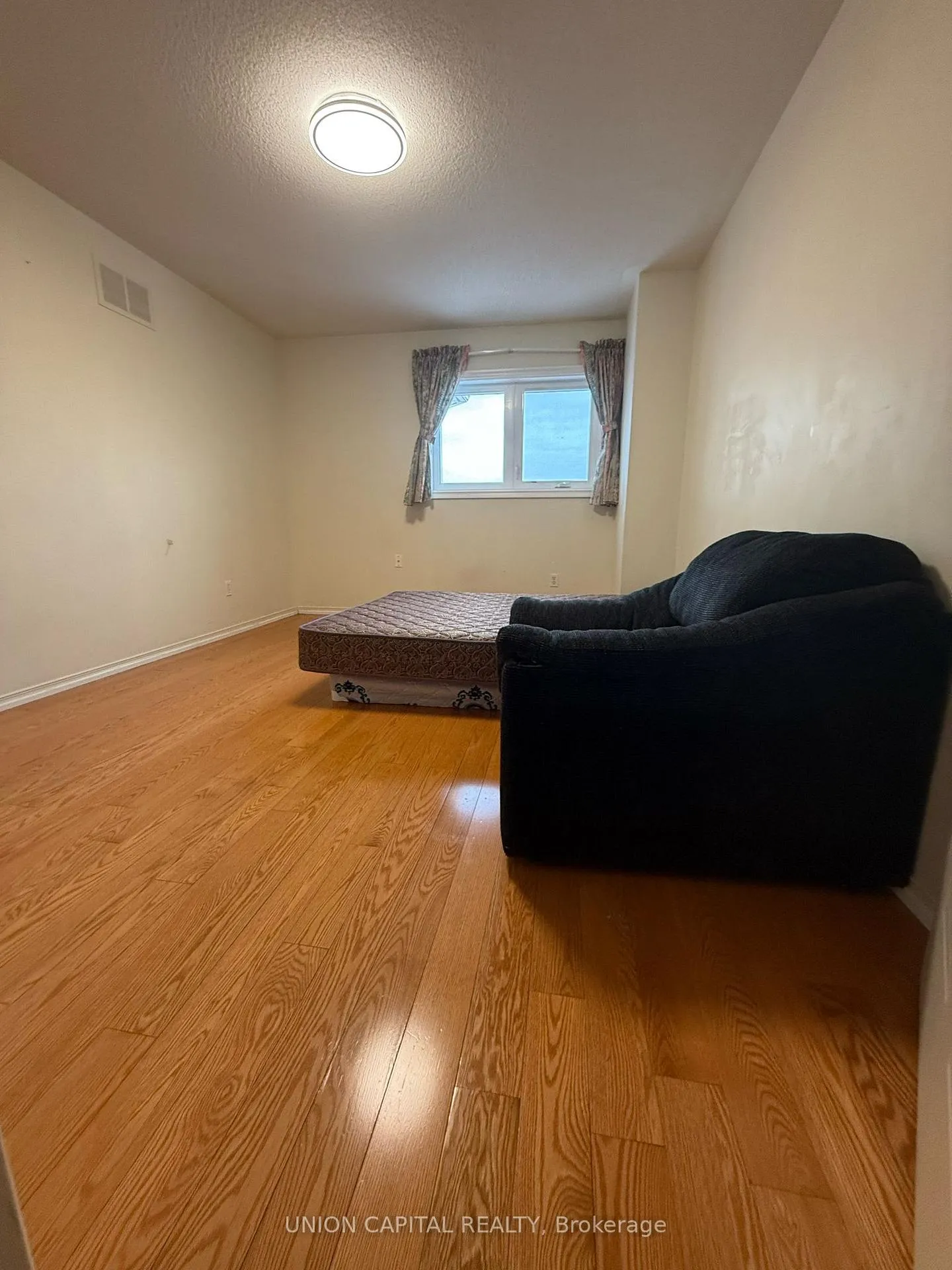 Photo 14 of Unit 2nd Floor, 19 Devonshire Avenue, Markham, Milliken Mills East — HOMEH