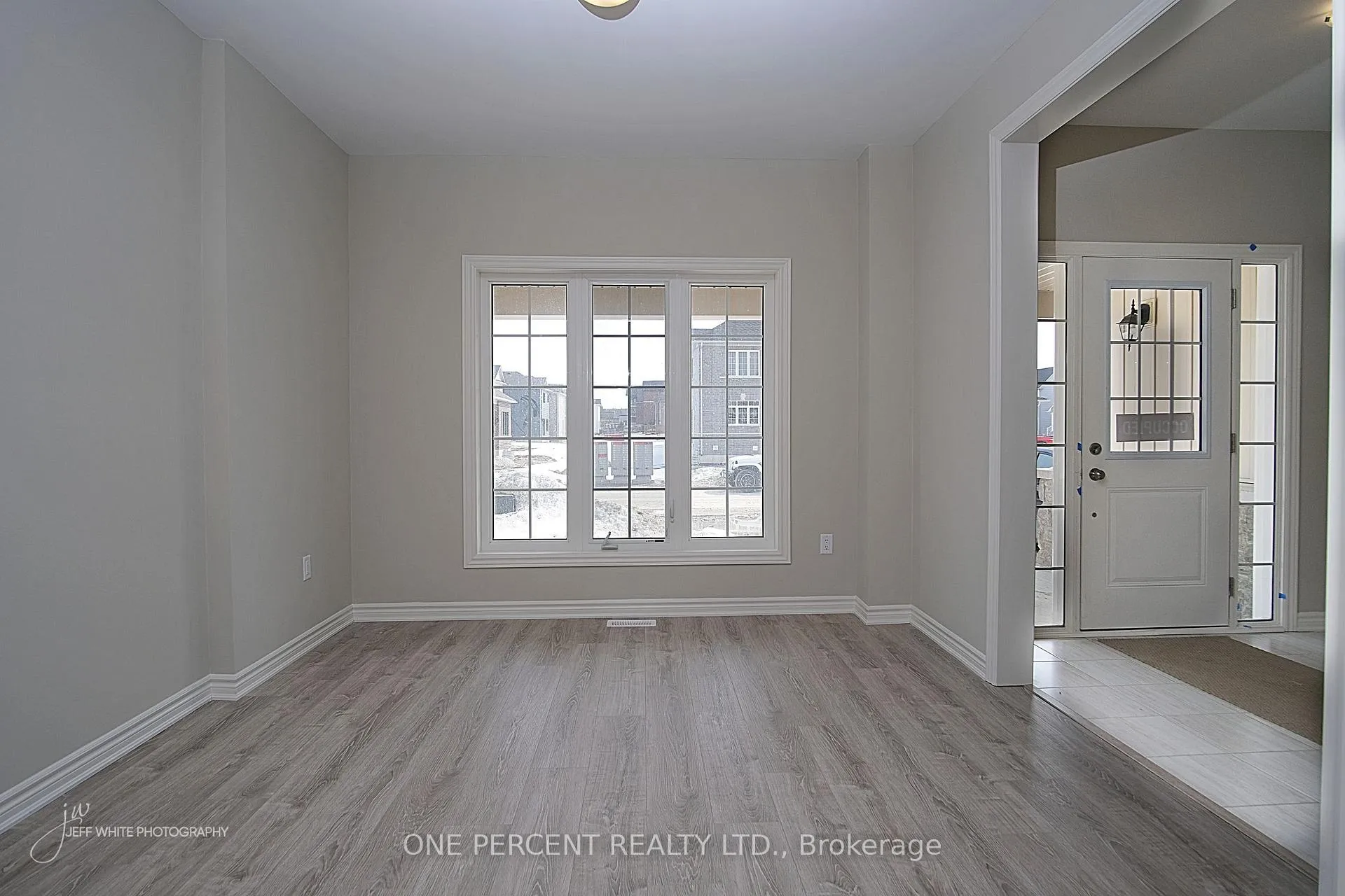 Photo 3 of 262 Springfiled Crescent, Clearview, Rural Clearview — HOMEH